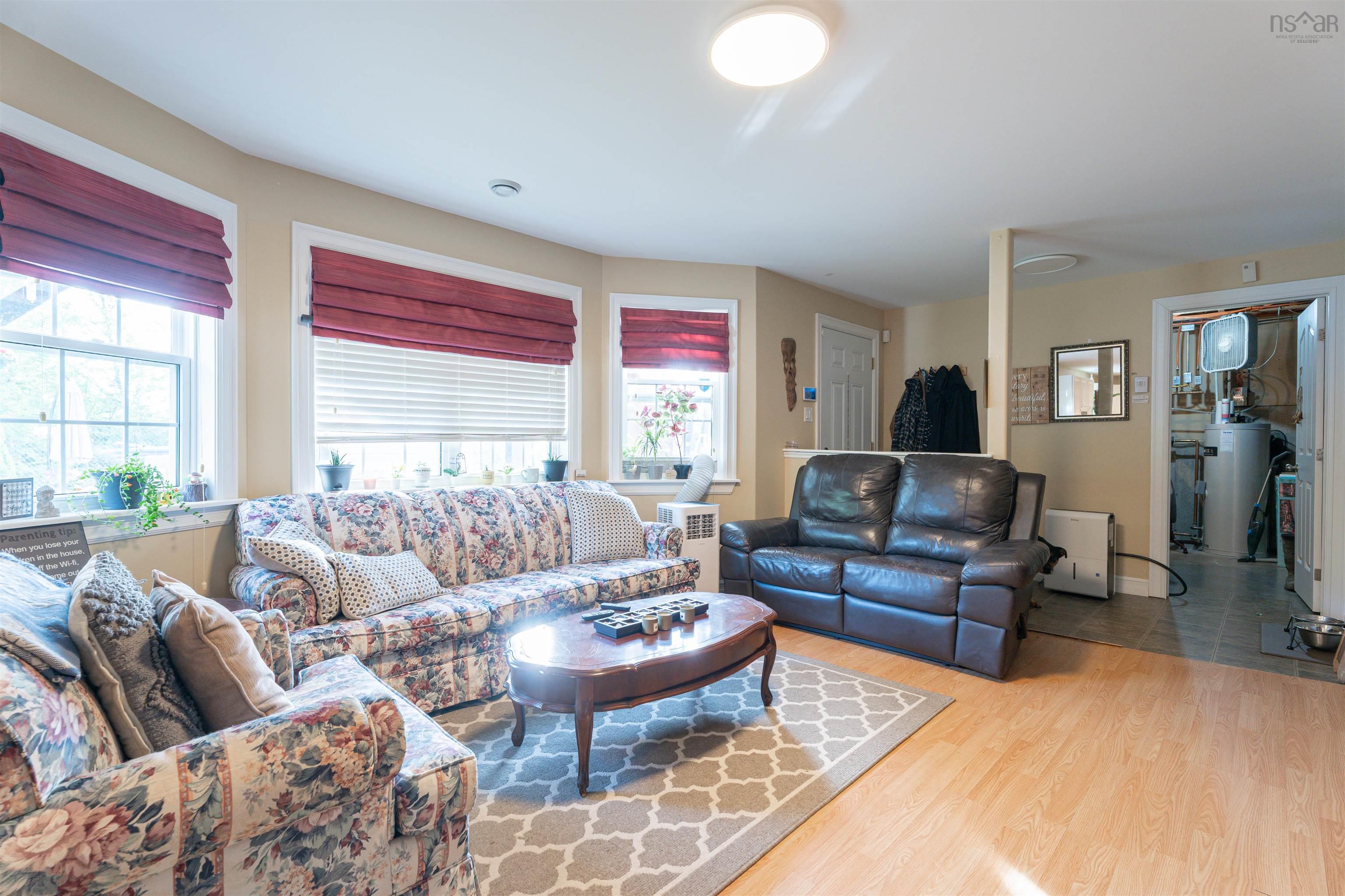 $899,900.00: 75 Wessex Hill, Beaver Bank