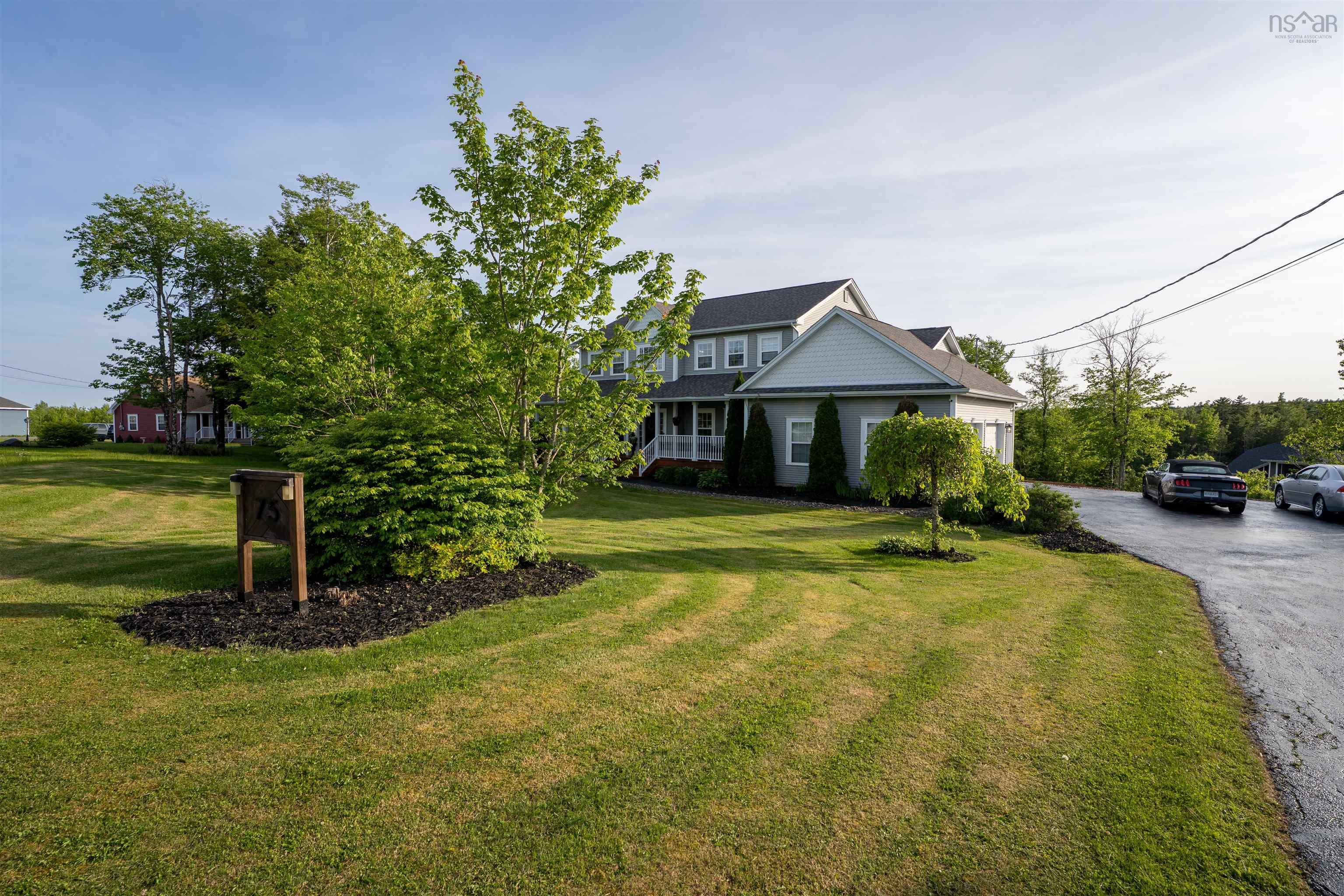 $899,900.00: 75 Wessex Hill, Beaver Bank