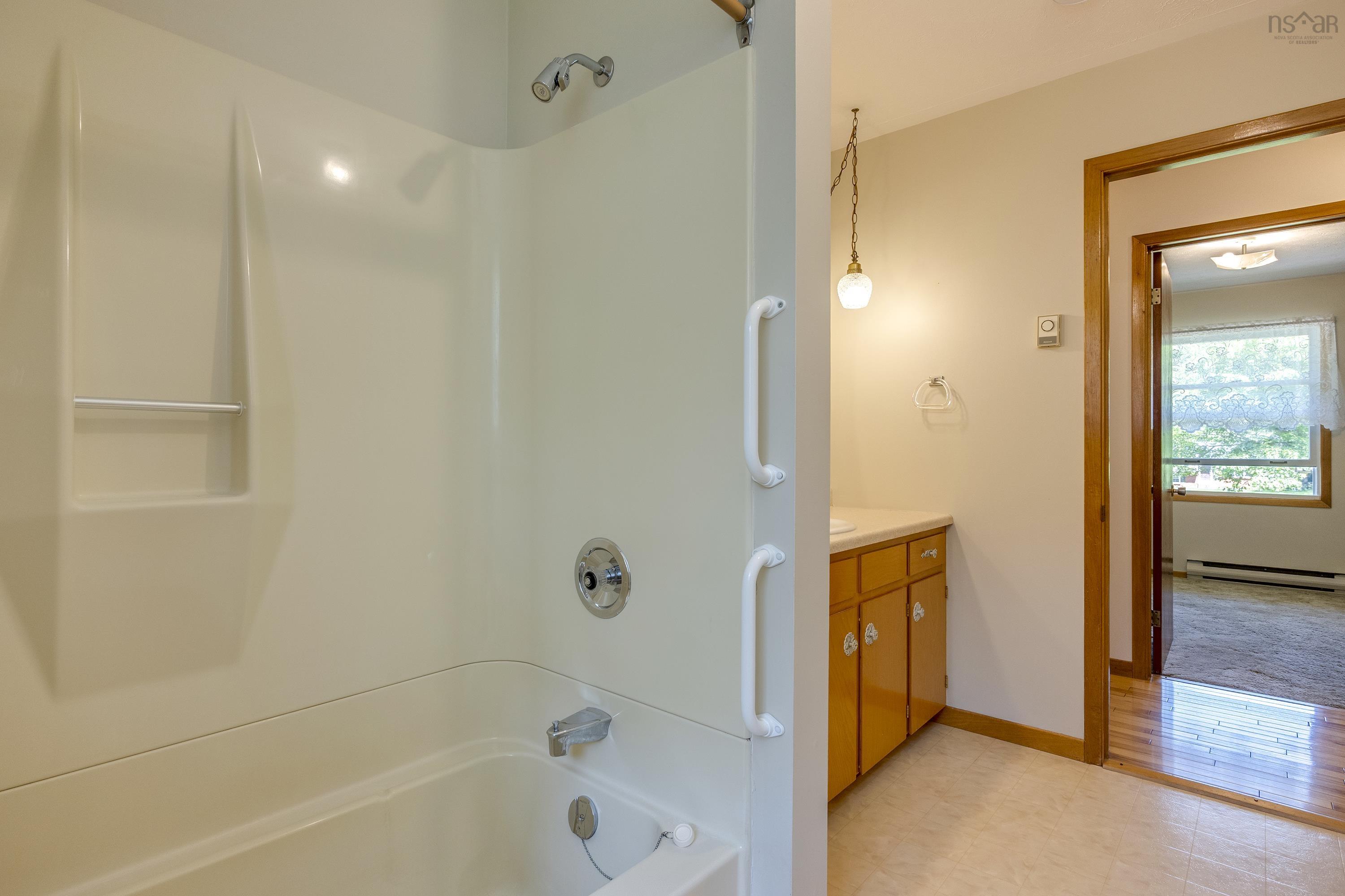 $487,500.00: 1803 Gerald Drive Drive, Coldbrook