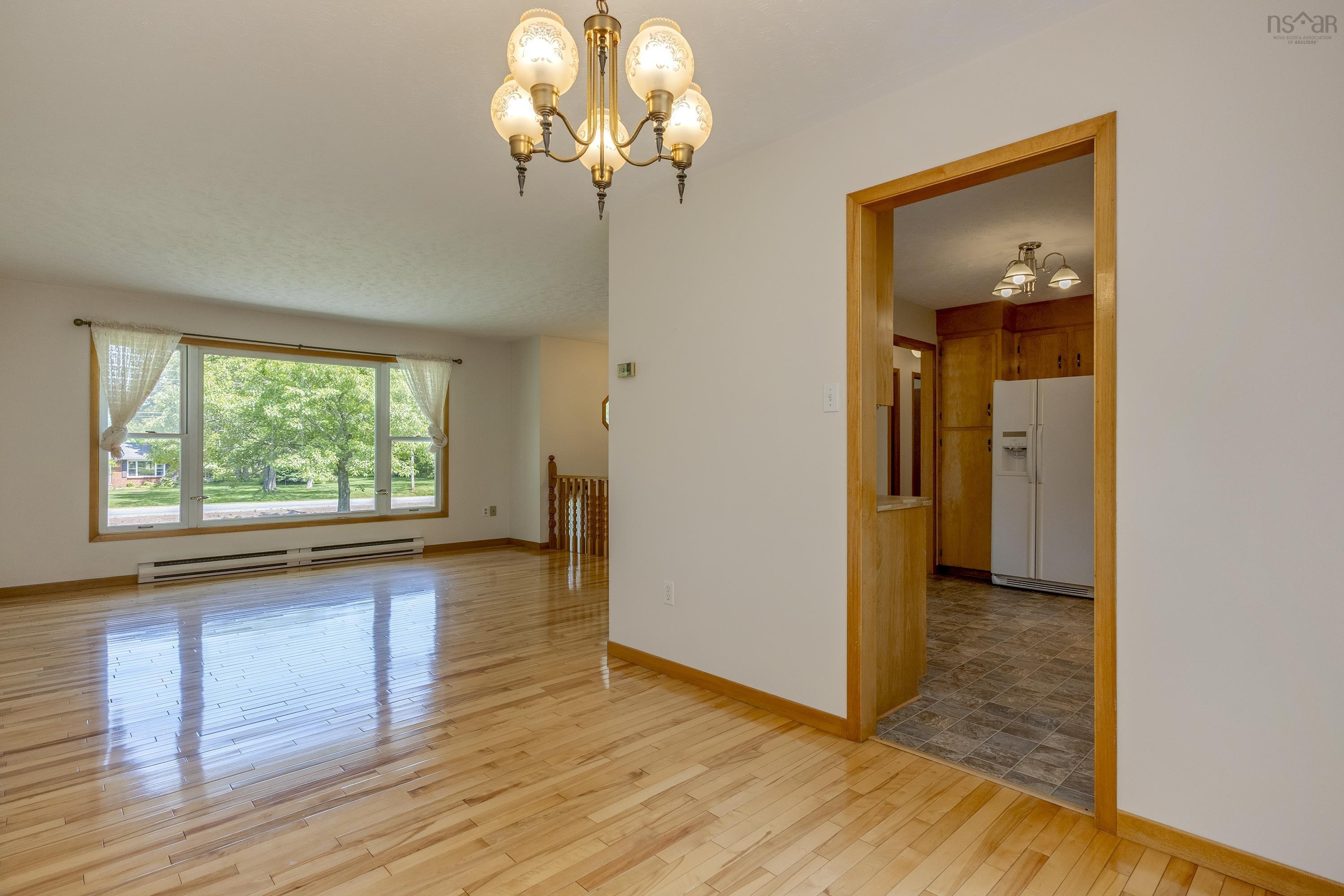 $487,500.00: 1803 Gerald Drive Drive, Coldbrook