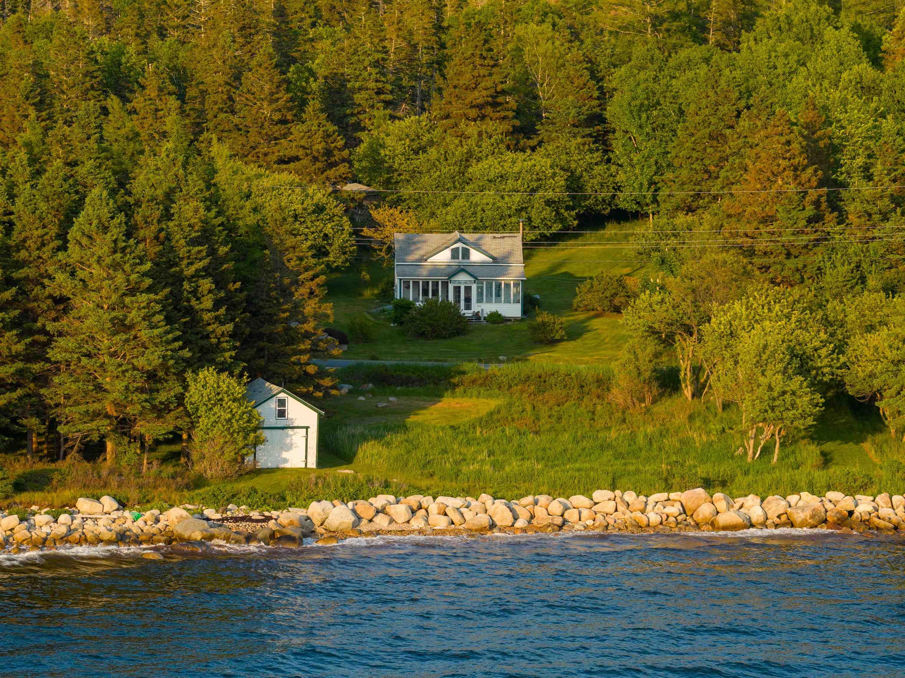 $699,000.00: 326 Upper Blandford Road, Deep Cove