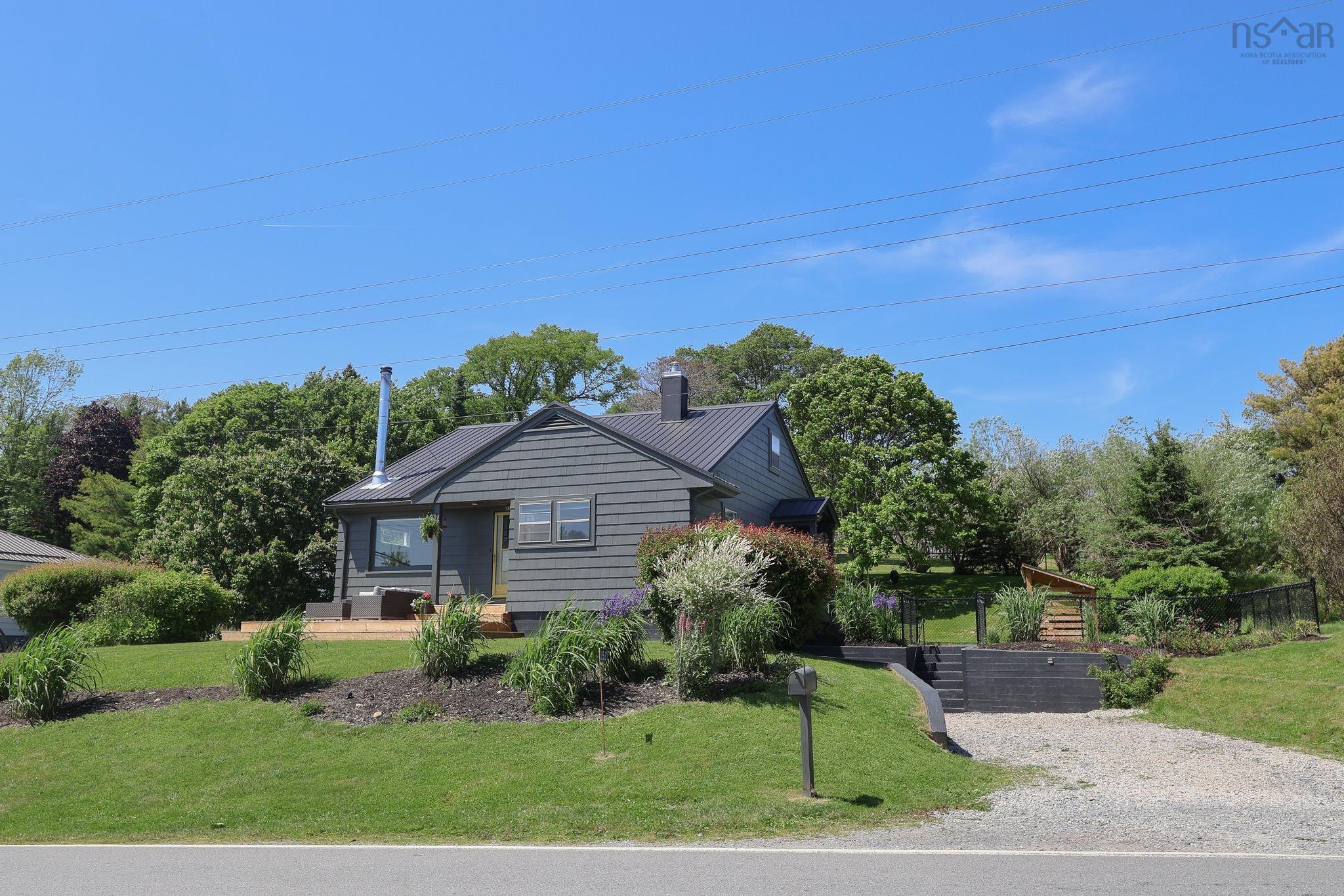 $614,900.00: 353 Blue Rocks Road, Garden Lots