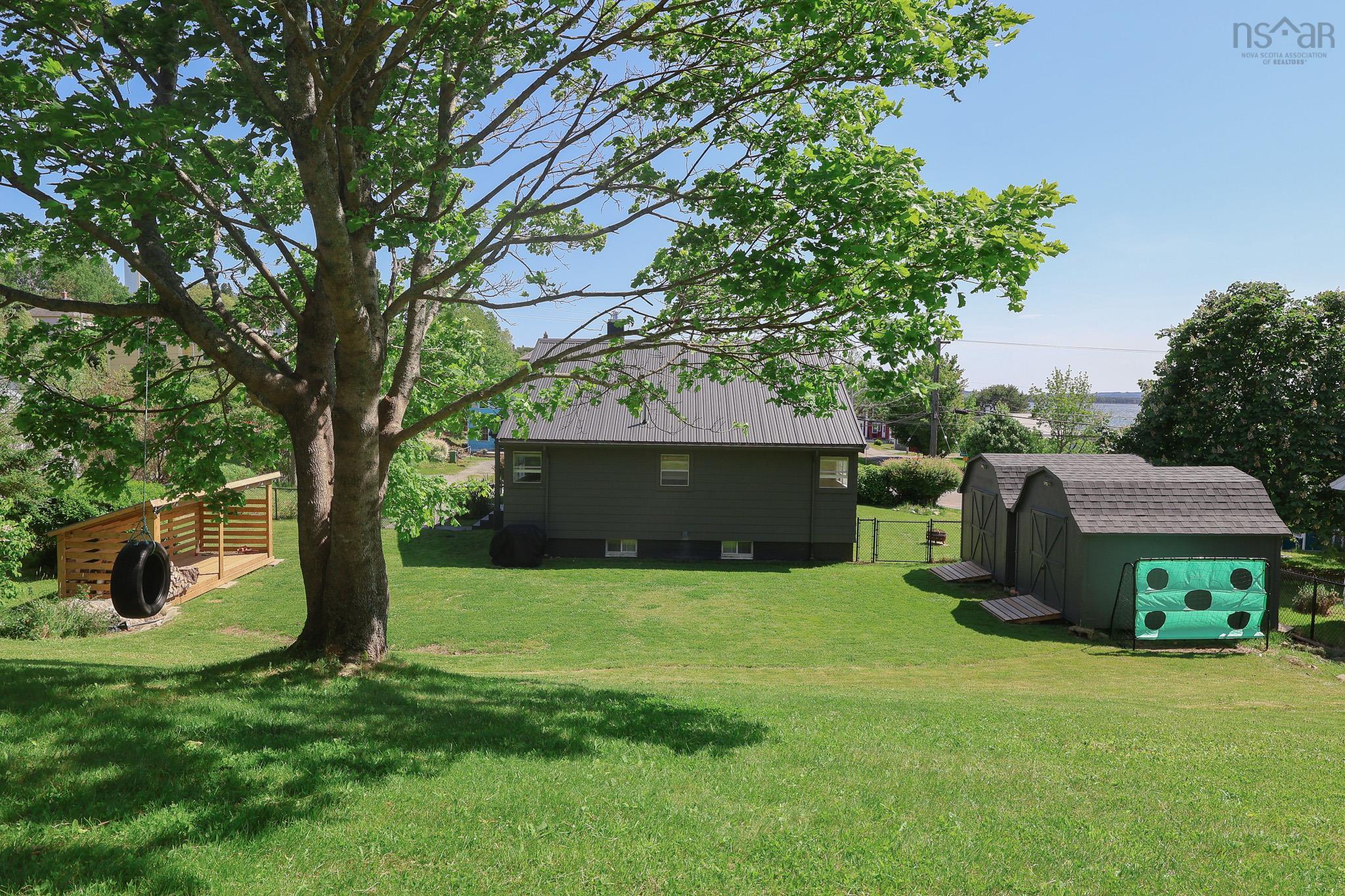 $614,900.00: 353 Blue Rocks Road, Garden Lots