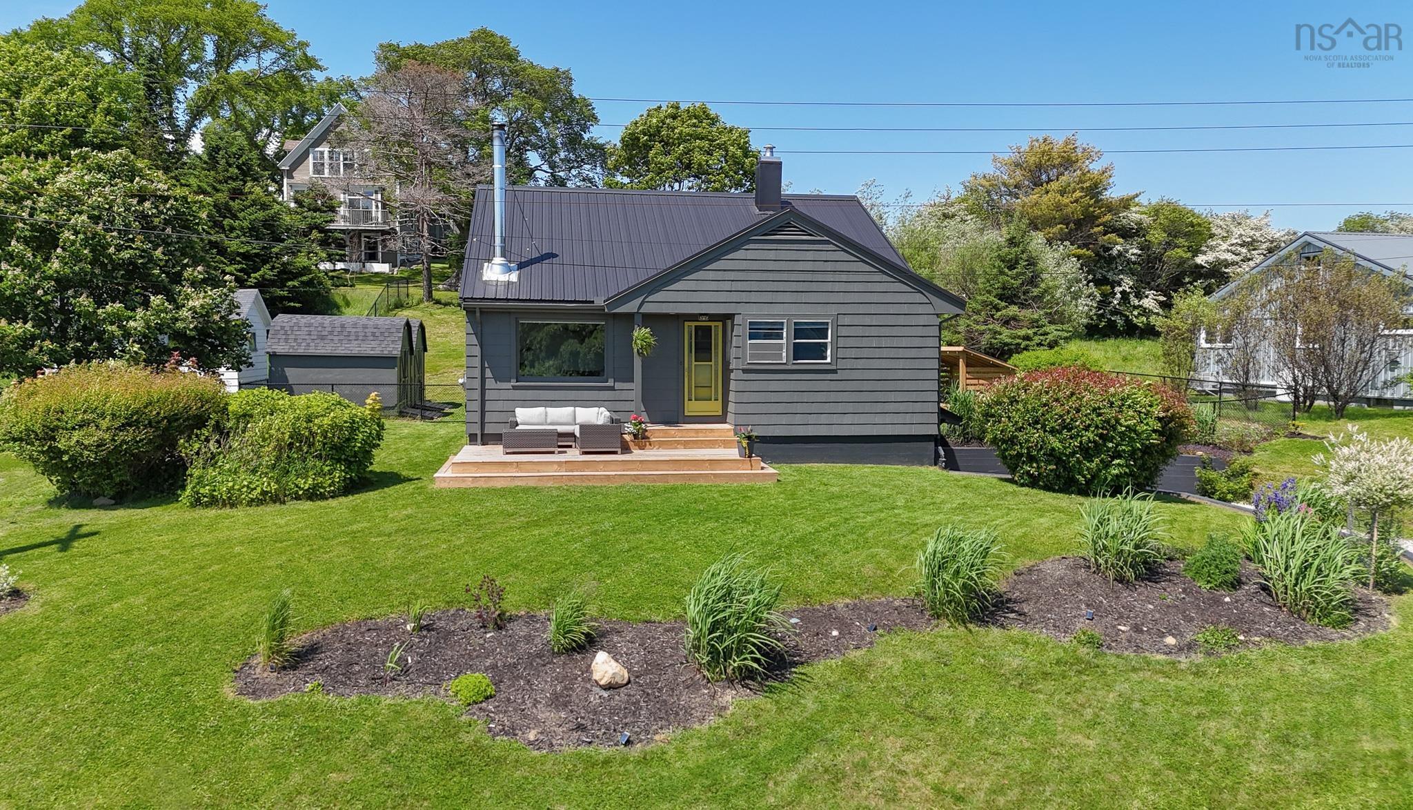 $614,900.00: 353 Blue Rocks Road, Garden Lots