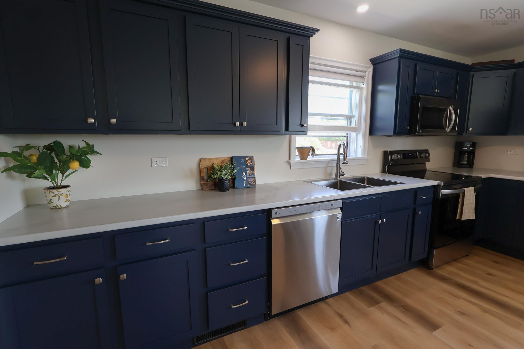 $614,900.00: 353 Blue Rocks Road, Garden Lots