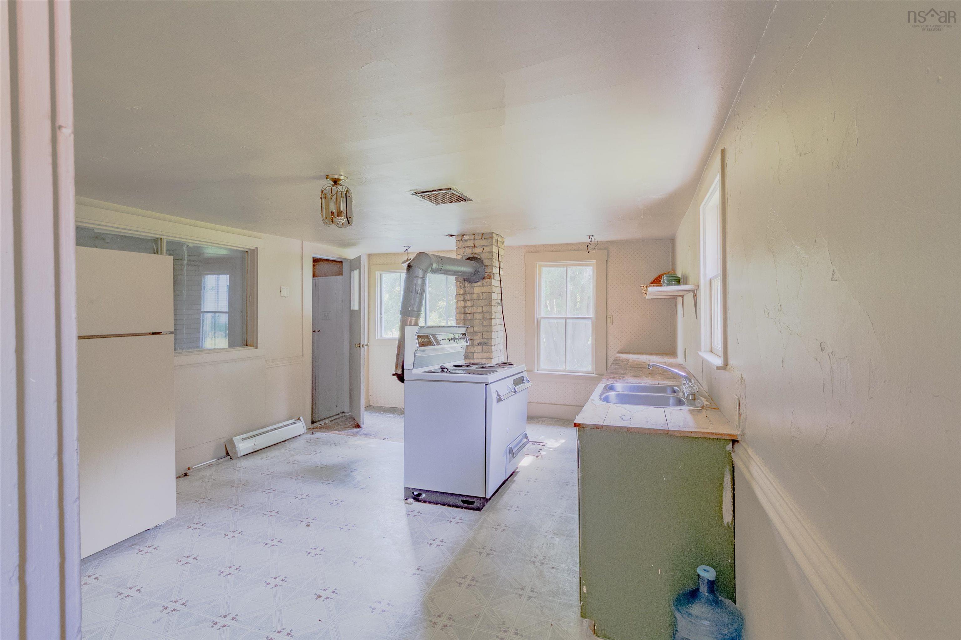 $169,900.00: 1554 Shore Road, Gunning Cove