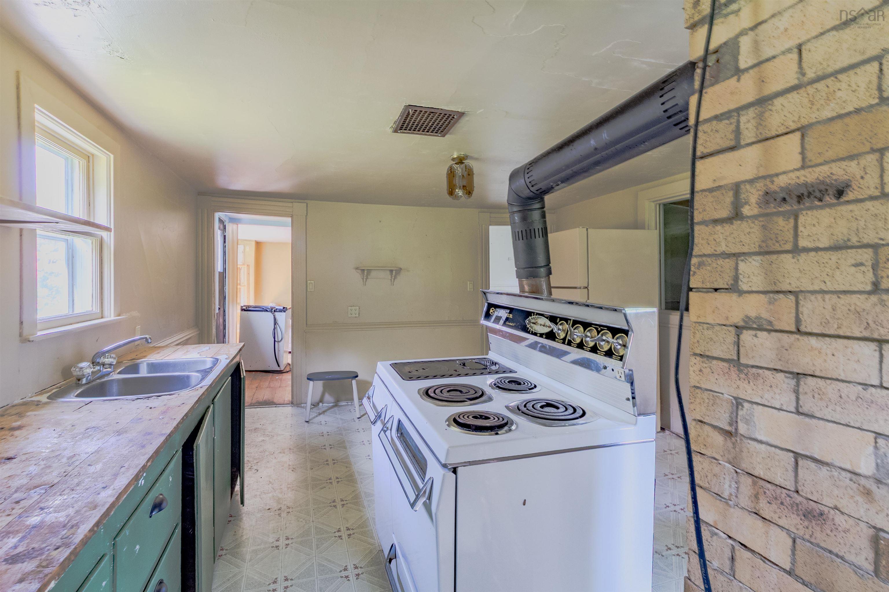 $169,900.00: 1554 Shore Road, Gunning Cove