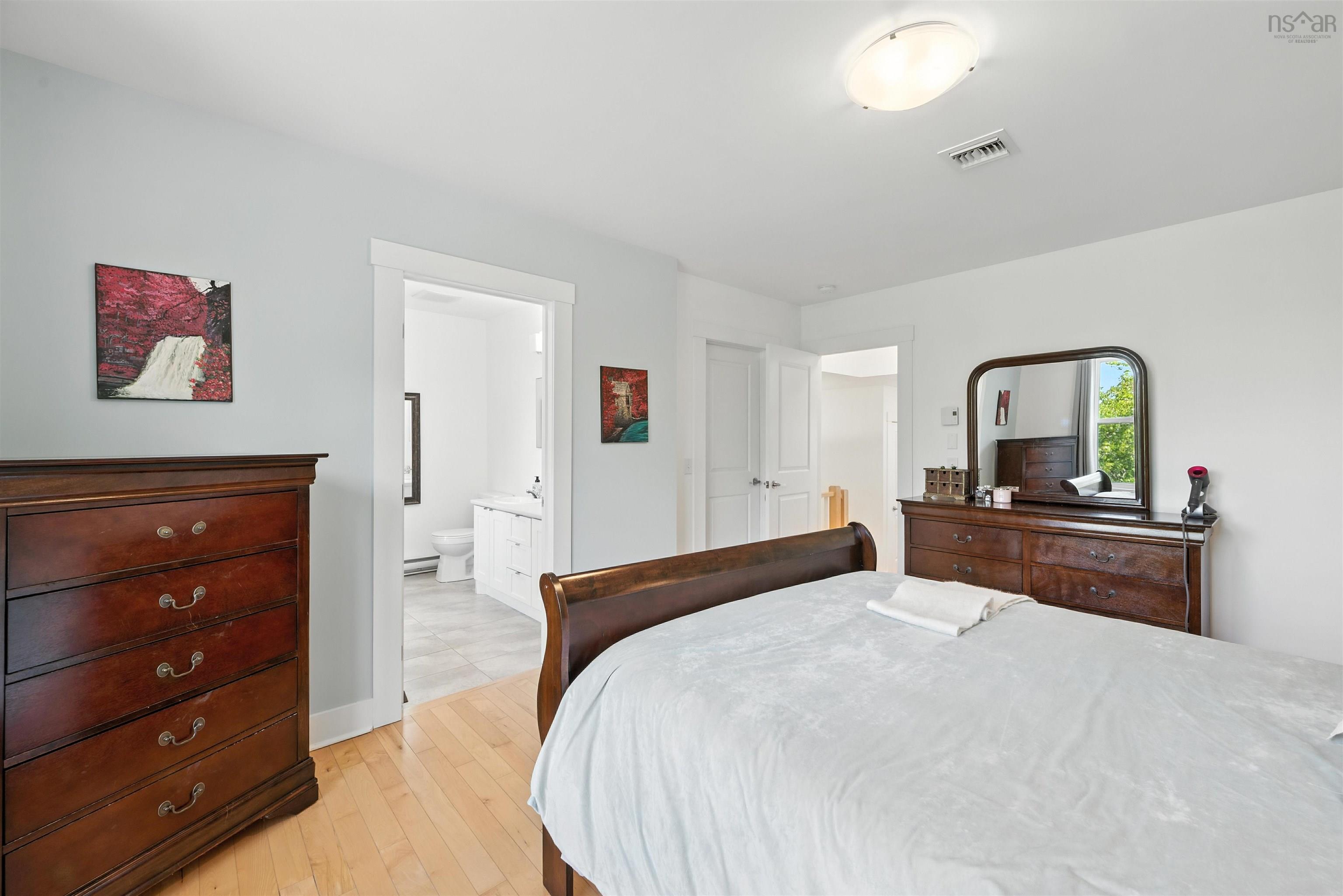 $664,900.00: 19 Hazelton Hill, West Bedford