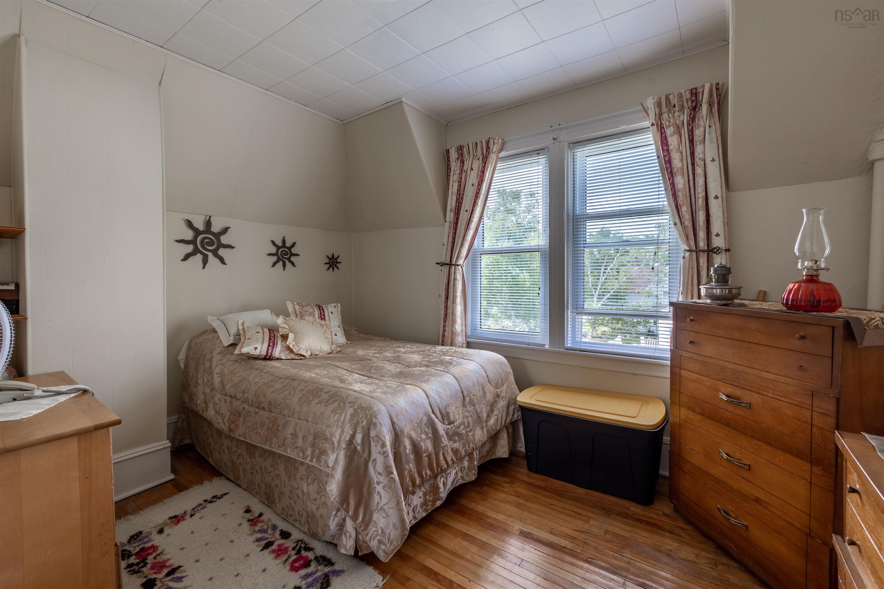 $365,000.00: 123 Royal Avenue, Sydney