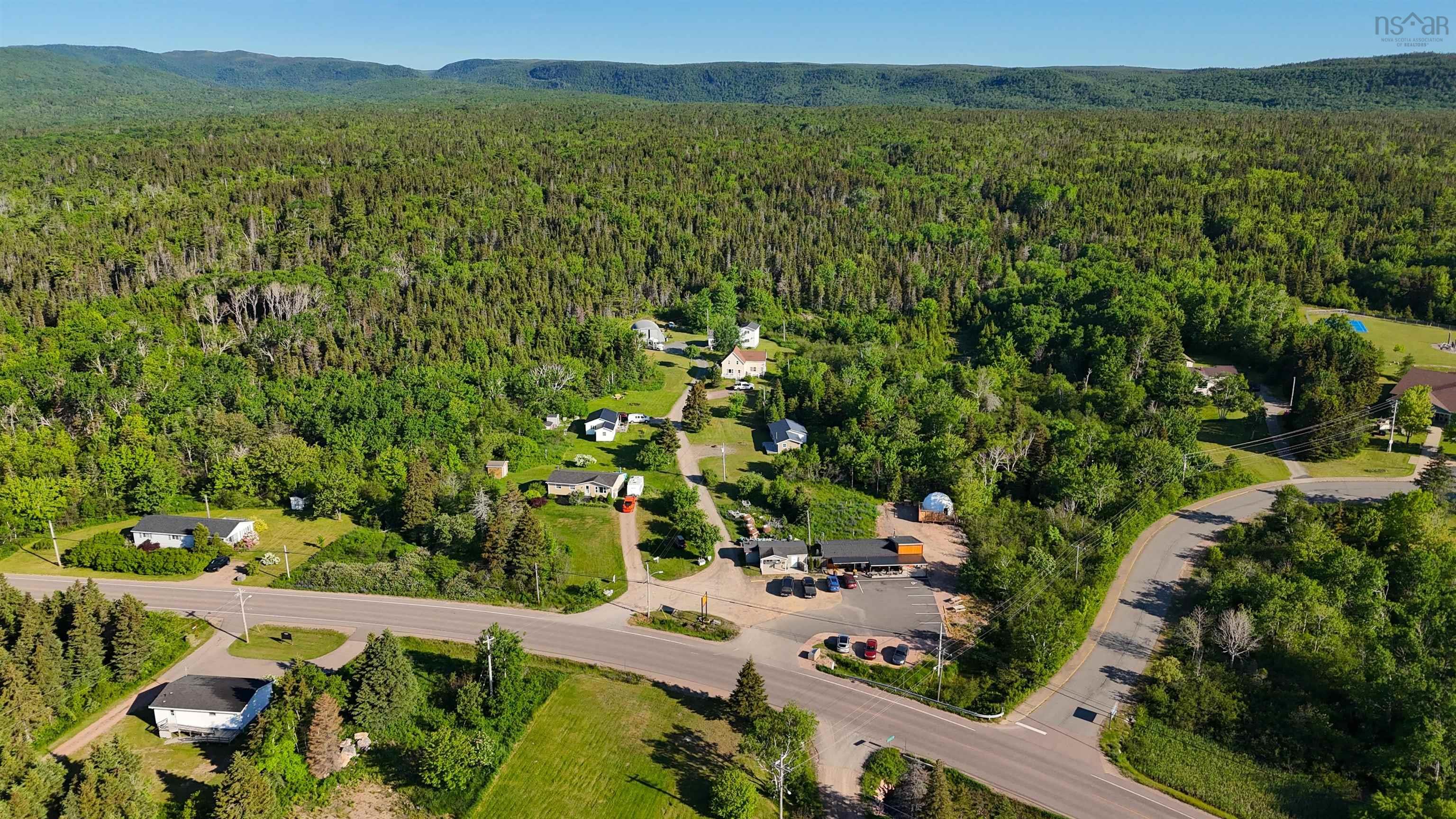 $690,000.00: 36188 Cabot Trail, Ingonish