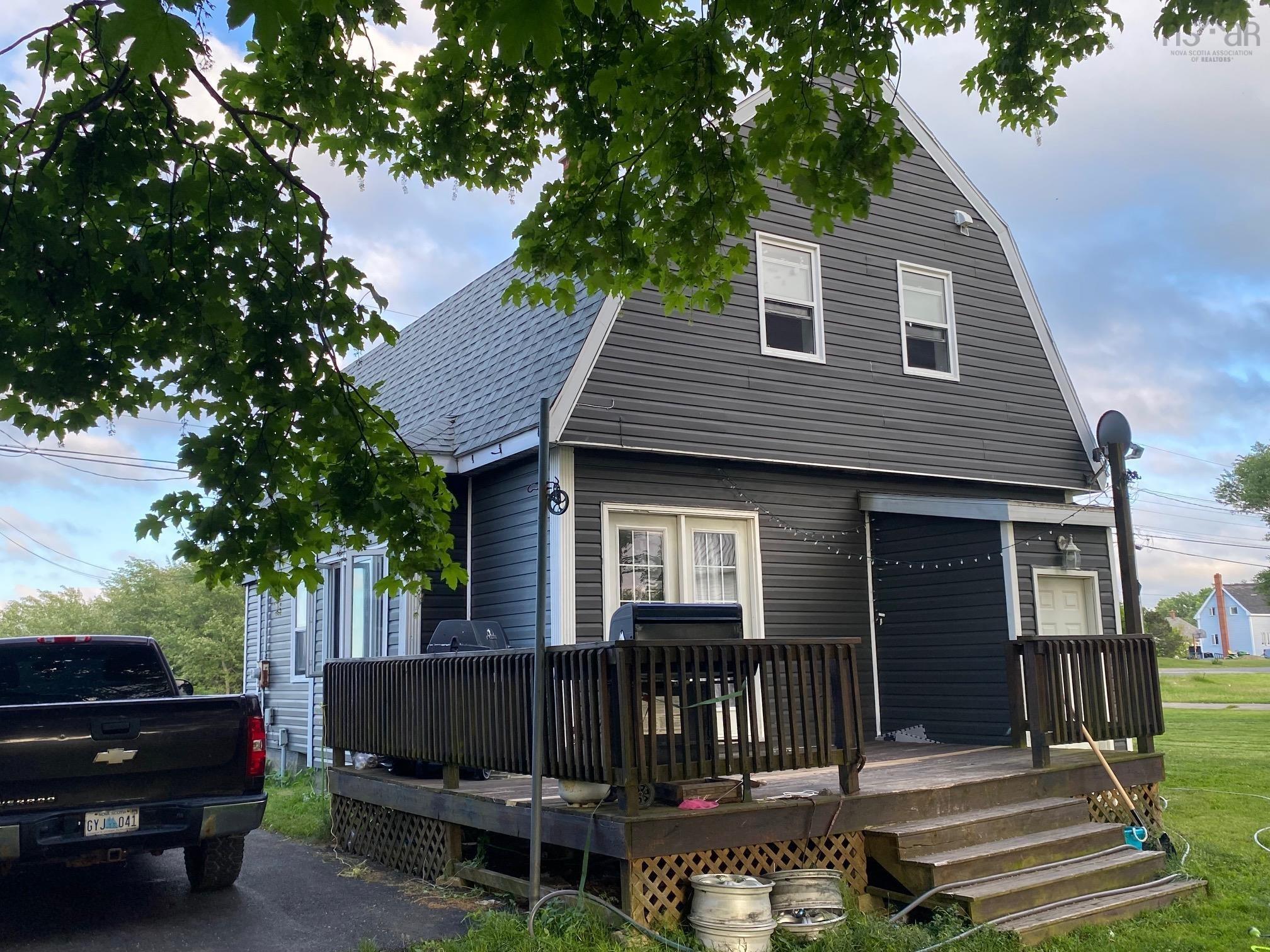 $250,000.00: 53 Ocean Ave, Dominion