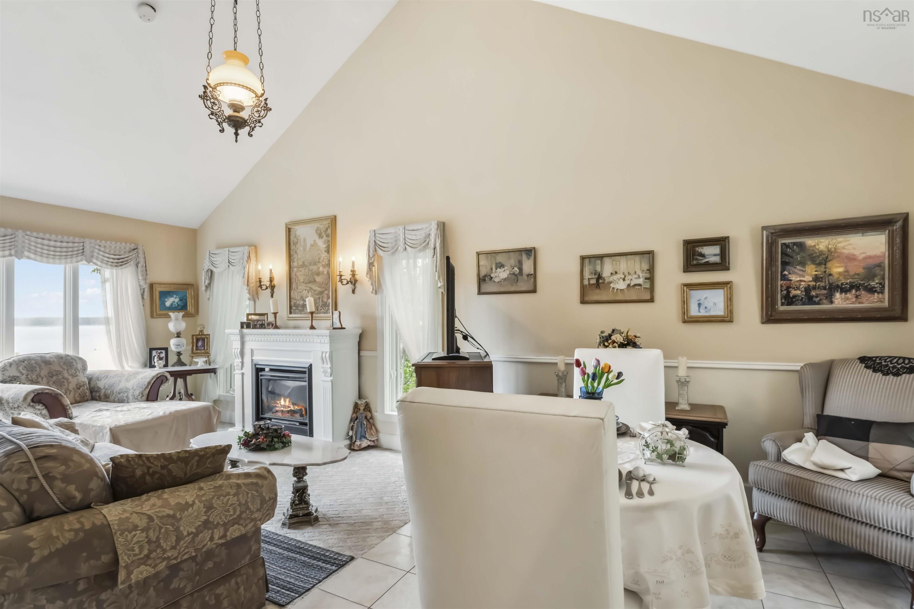 $900,400.00: 24 Annavista Heights, Bay View