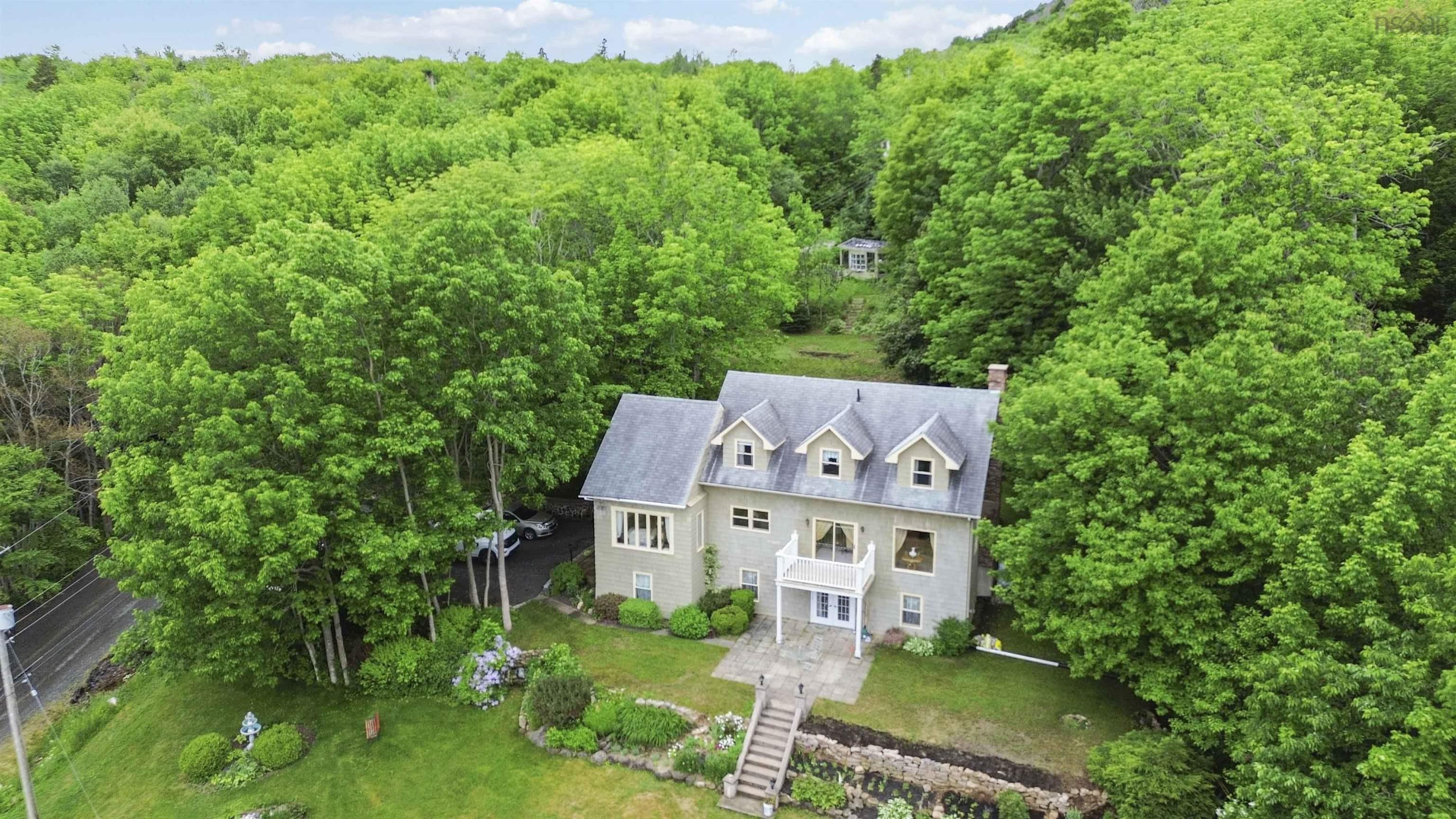 $900,400.00: 24 Annavista Heights, Bay View