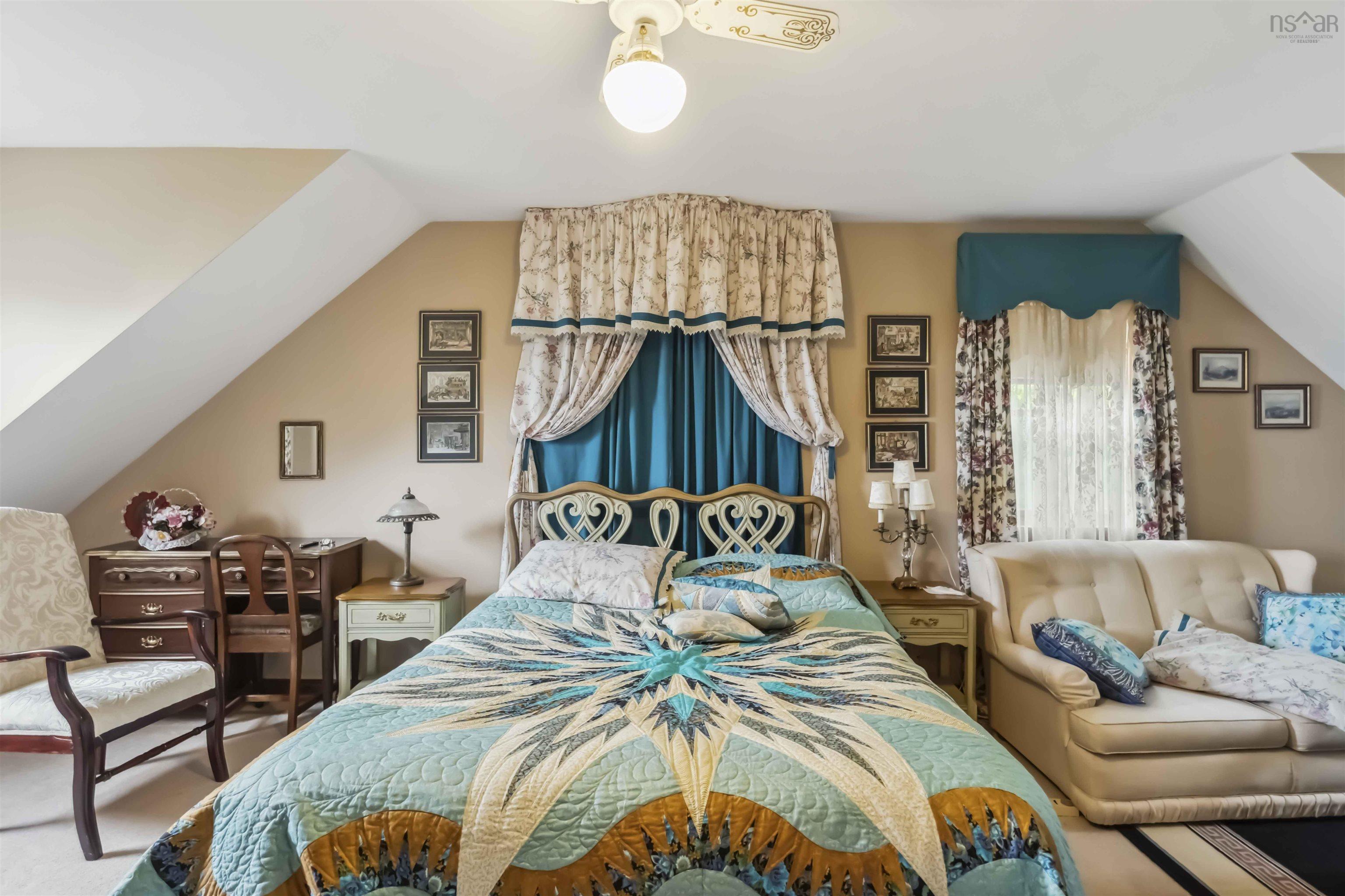 $900,400.00: 24 Annavista Heights, Bay View