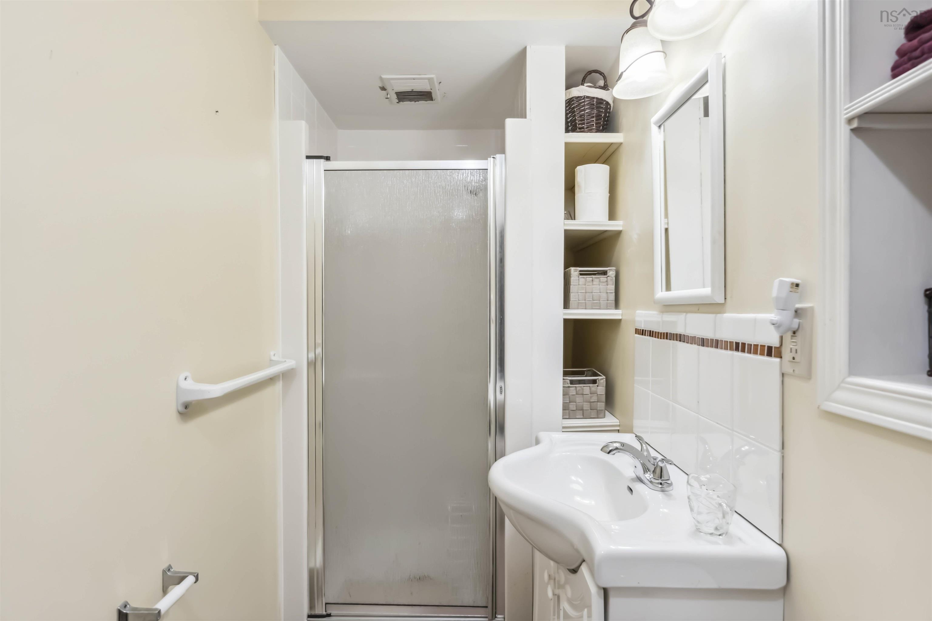 $900,400.00: 24 Annavista Heights, Bay View