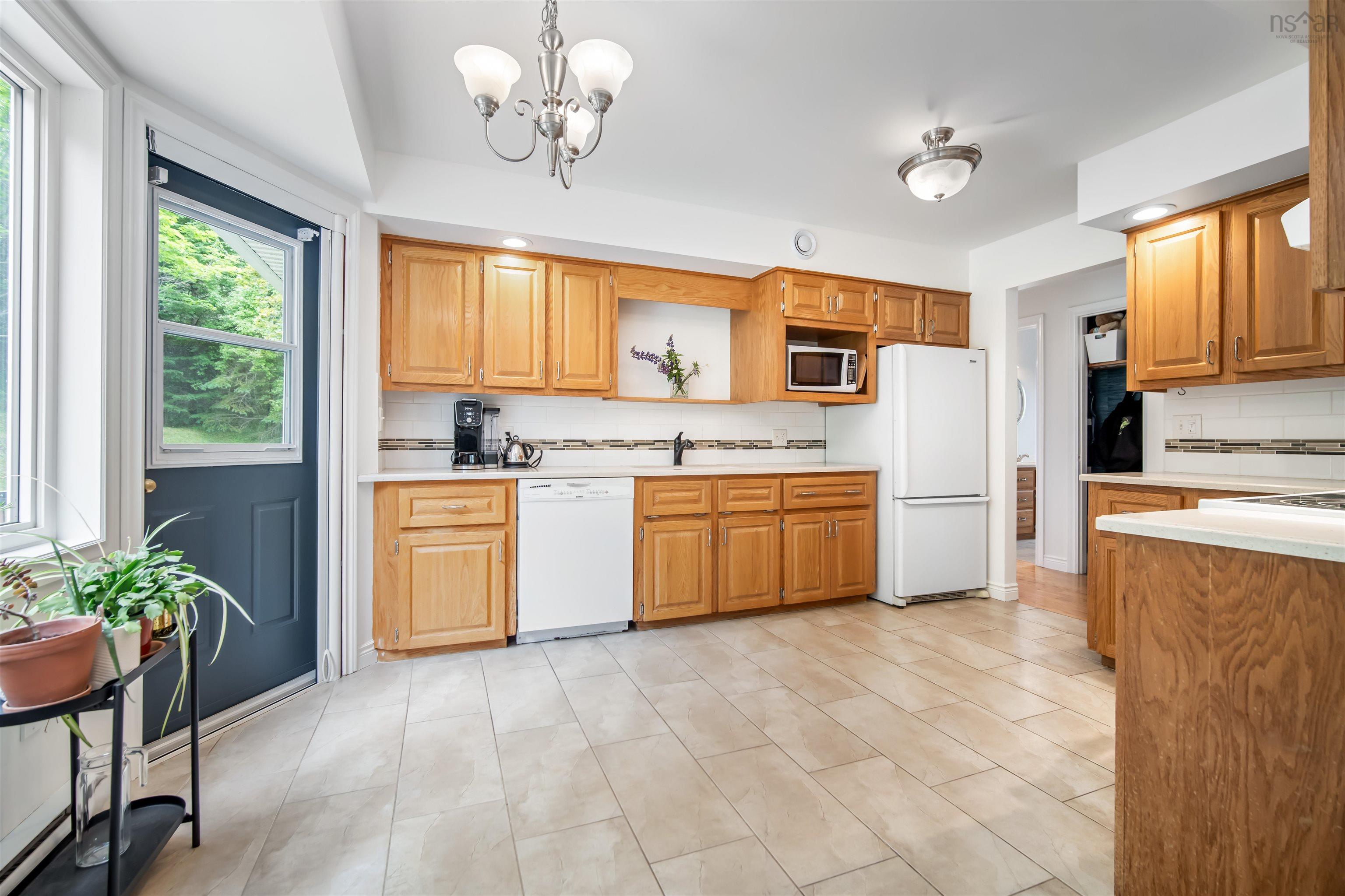 $555,000.00: 17 Crystal Court, Lower Sackville