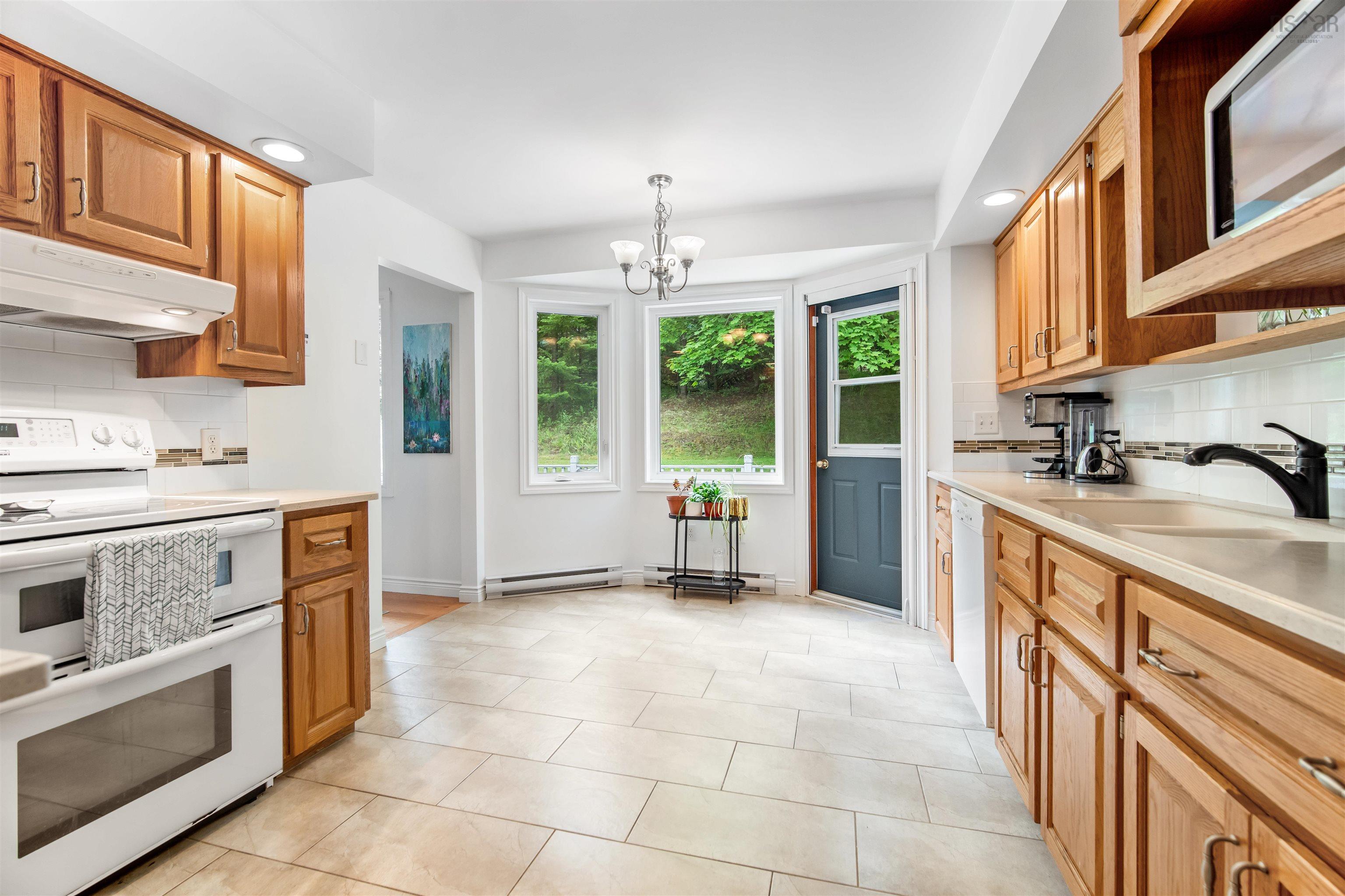 $555,000.00: 17 Crystal Court, Lower Sackville