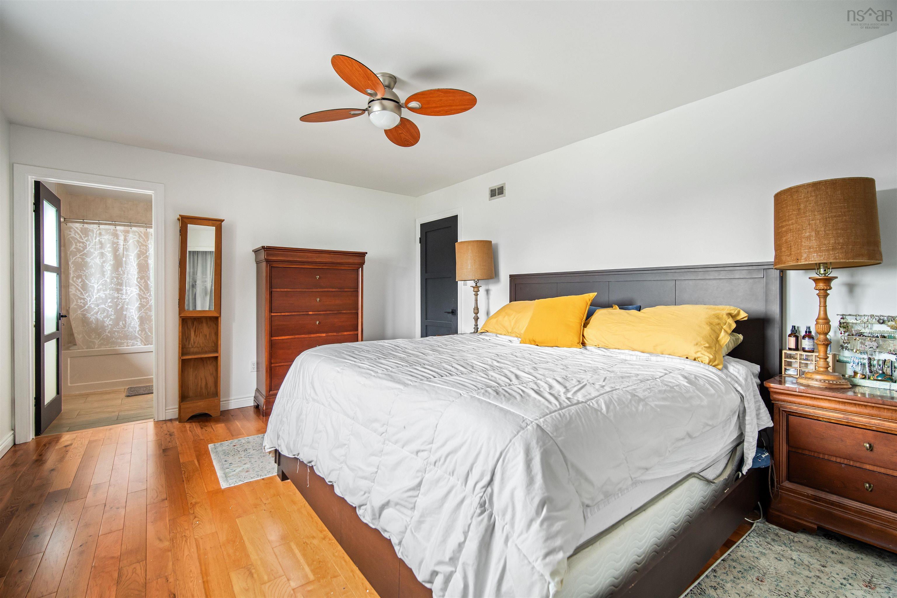 $555,000.00: 17 Crystal Court, Lower Sackville