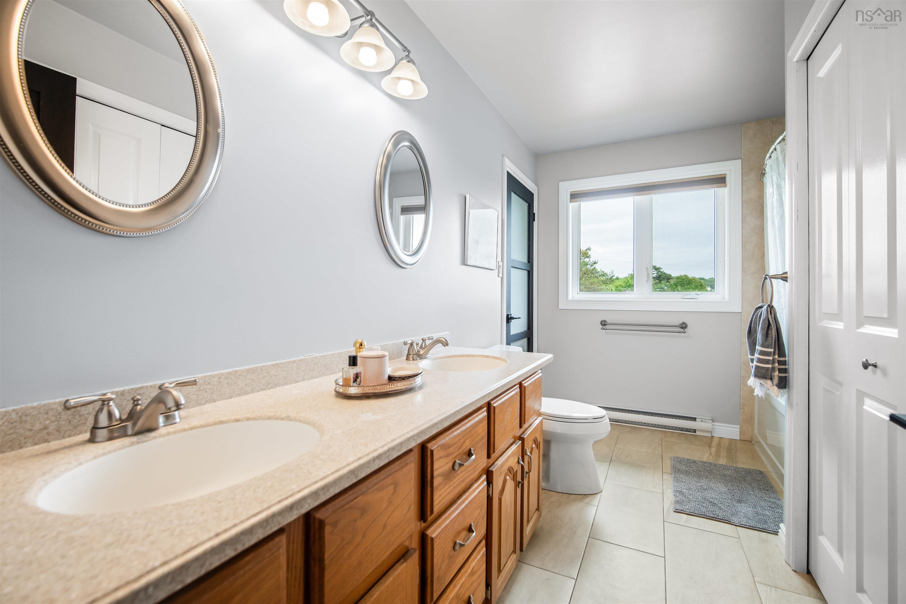 $555,000.00: 17 Crystal Court, Lower Sackville
