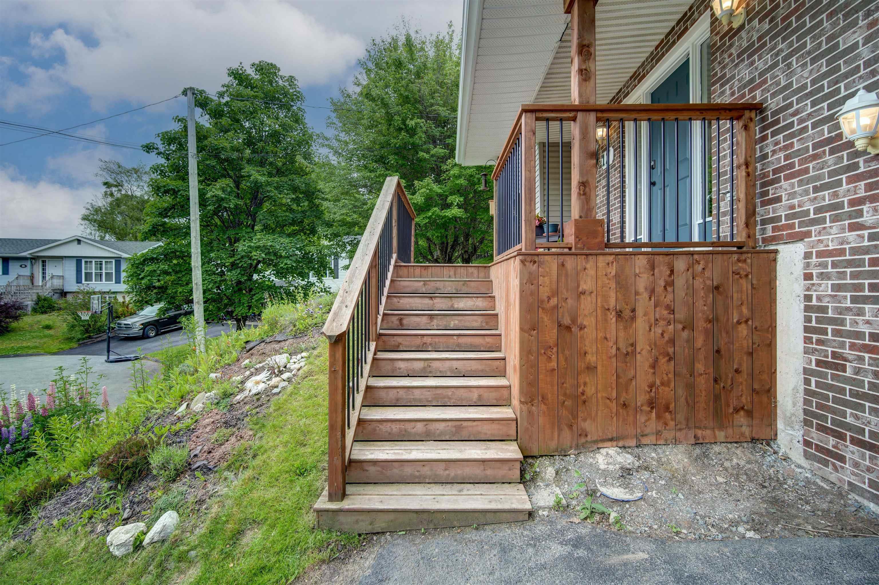 $555,000.00: 17 Crystal Court, Lower Sackville