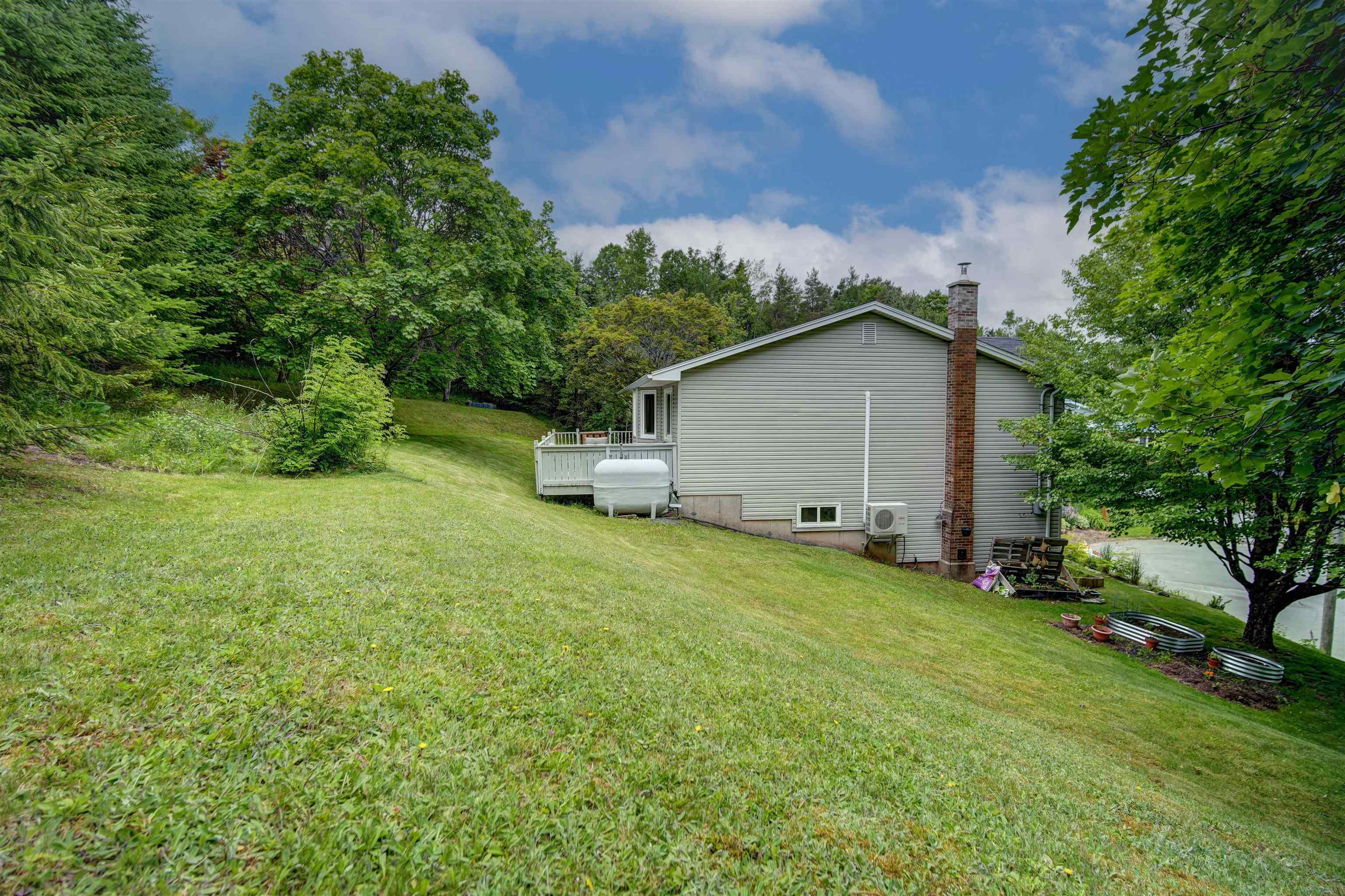 $555,000.00: 17 Crystal Court, Lower Sackville