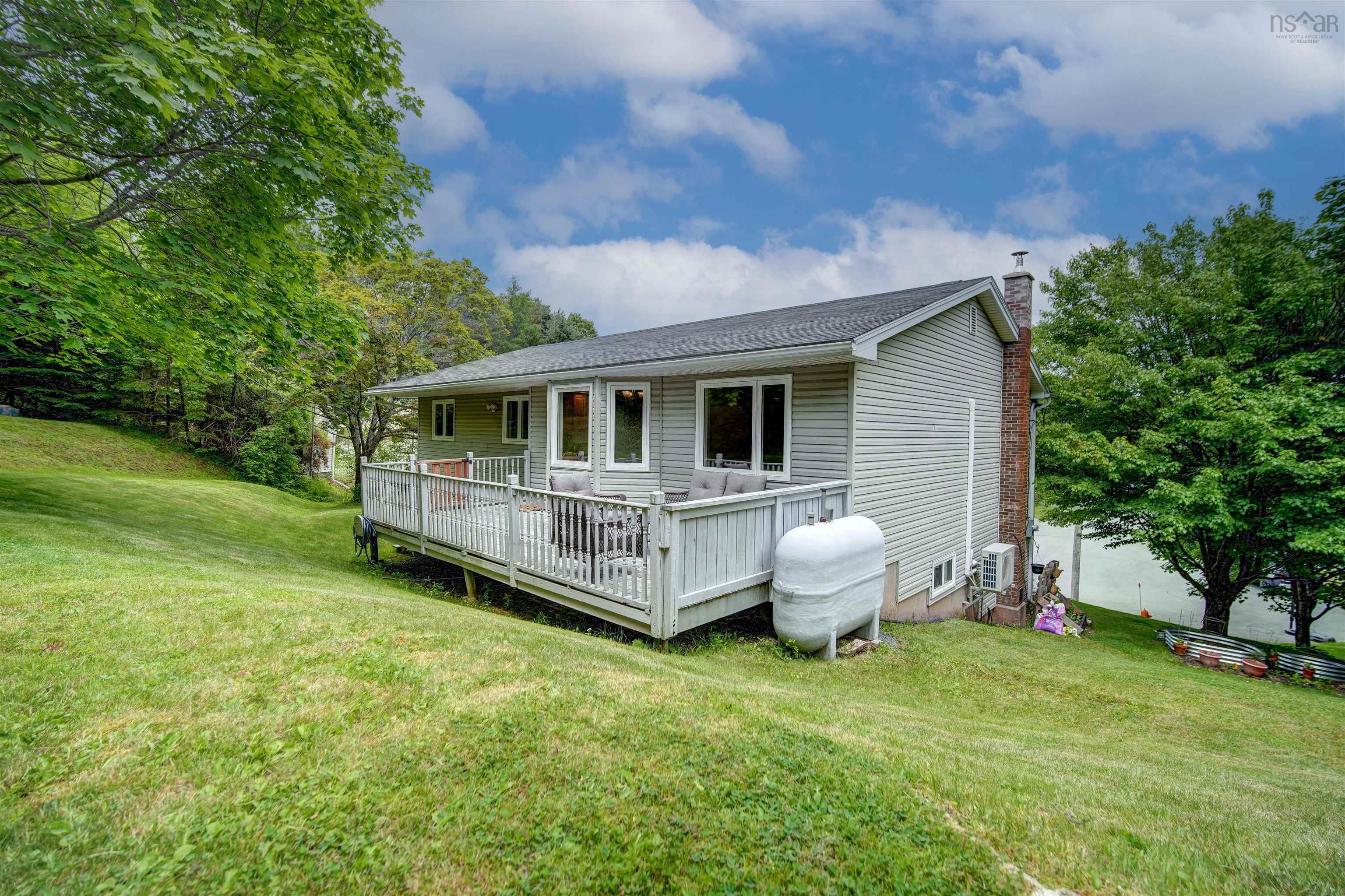 $555,000.00: 17 Crystal Court, Lower Sackville