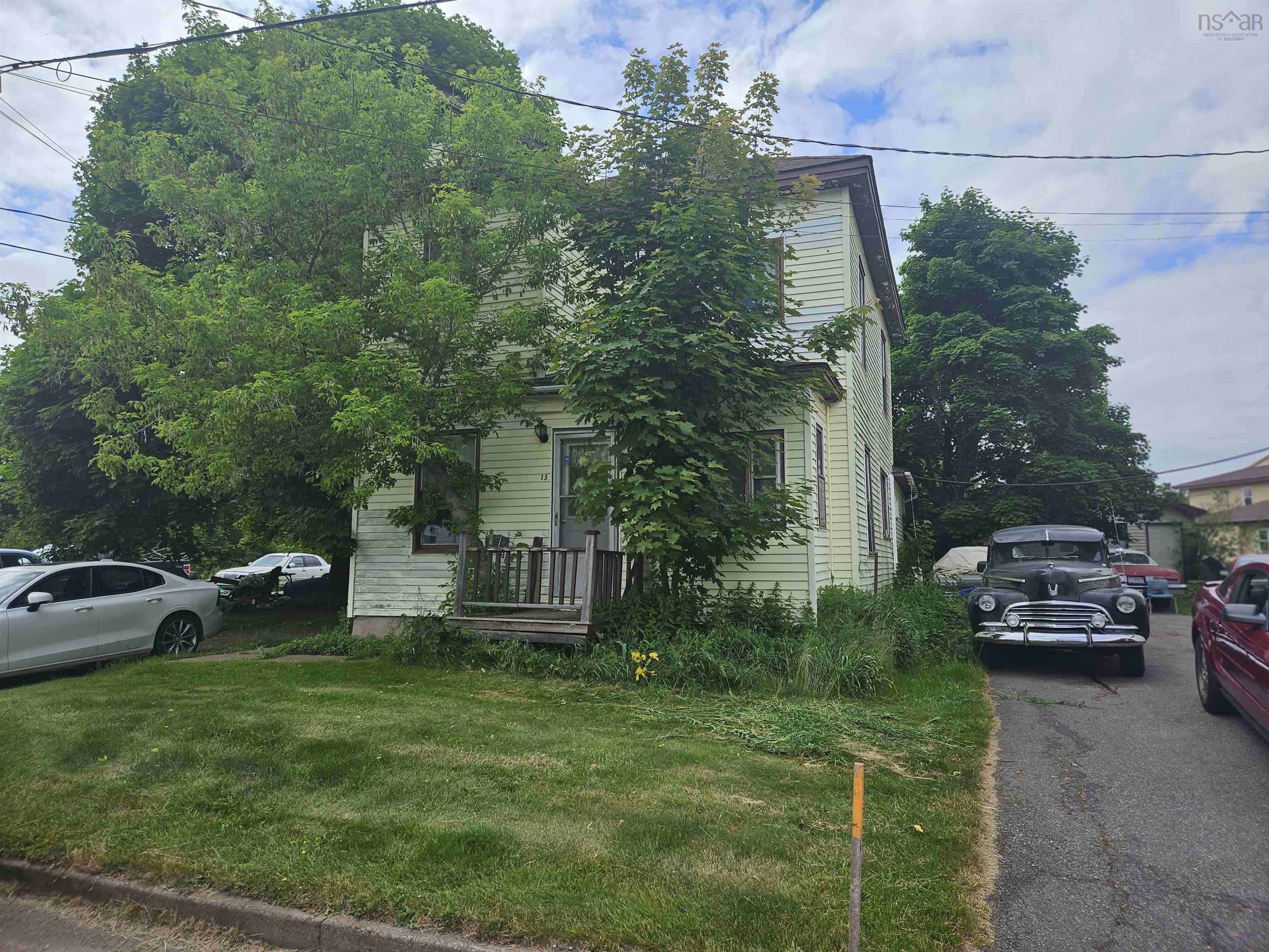 13 Dundonald Street, Amherst, NS (MLS 202515502)