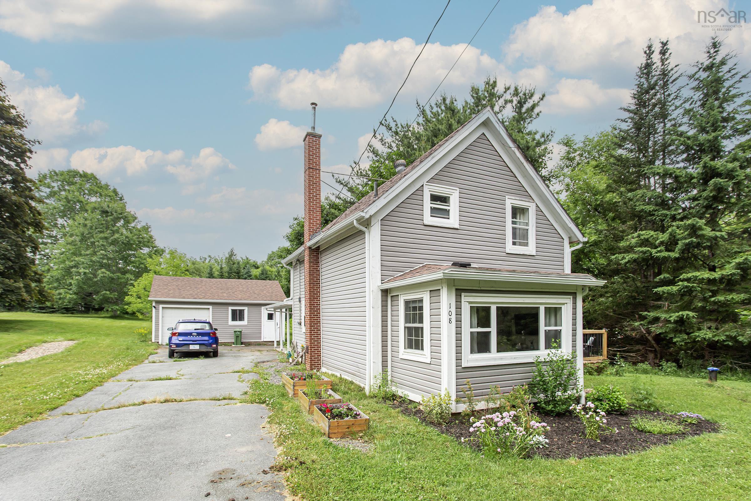 108 Cottage Street, Berwick, NS (MLS® 202515509) | Berwick Real Estate | RE/MAX Halifax