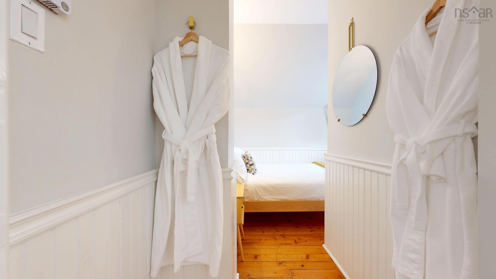 $899,000.00: 558 Main Street, Mahone Bay