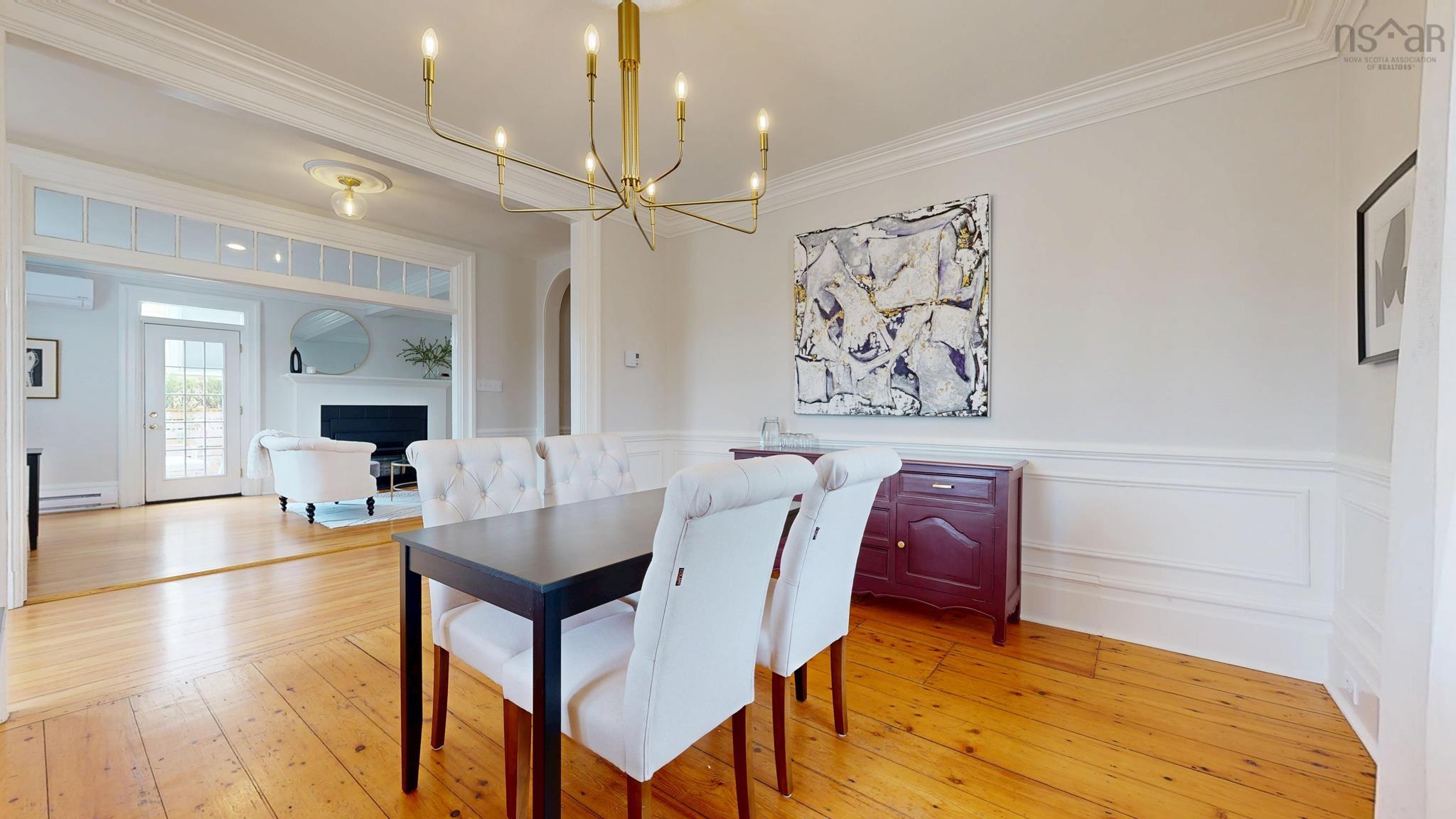 $899,000.00: 558 Main Street, Mahone Bay