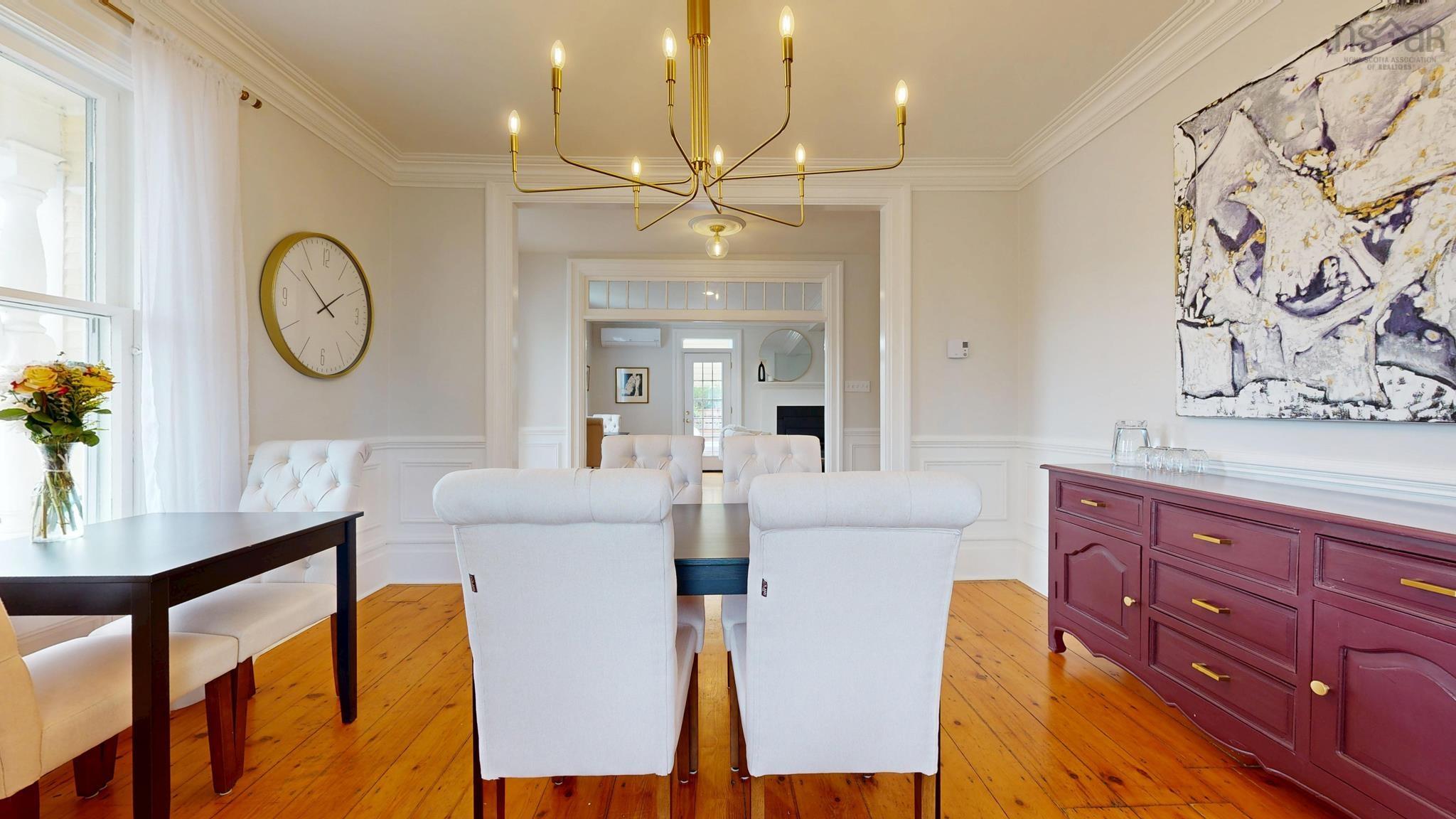 $899,000.00: 558 Main Street, Mahone Bay