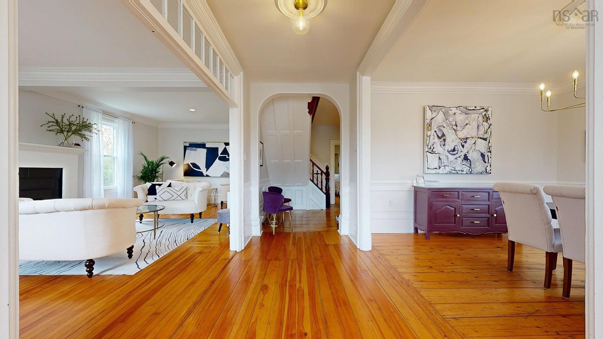 $899,000.00: 558 Main Street, Mahone Bay