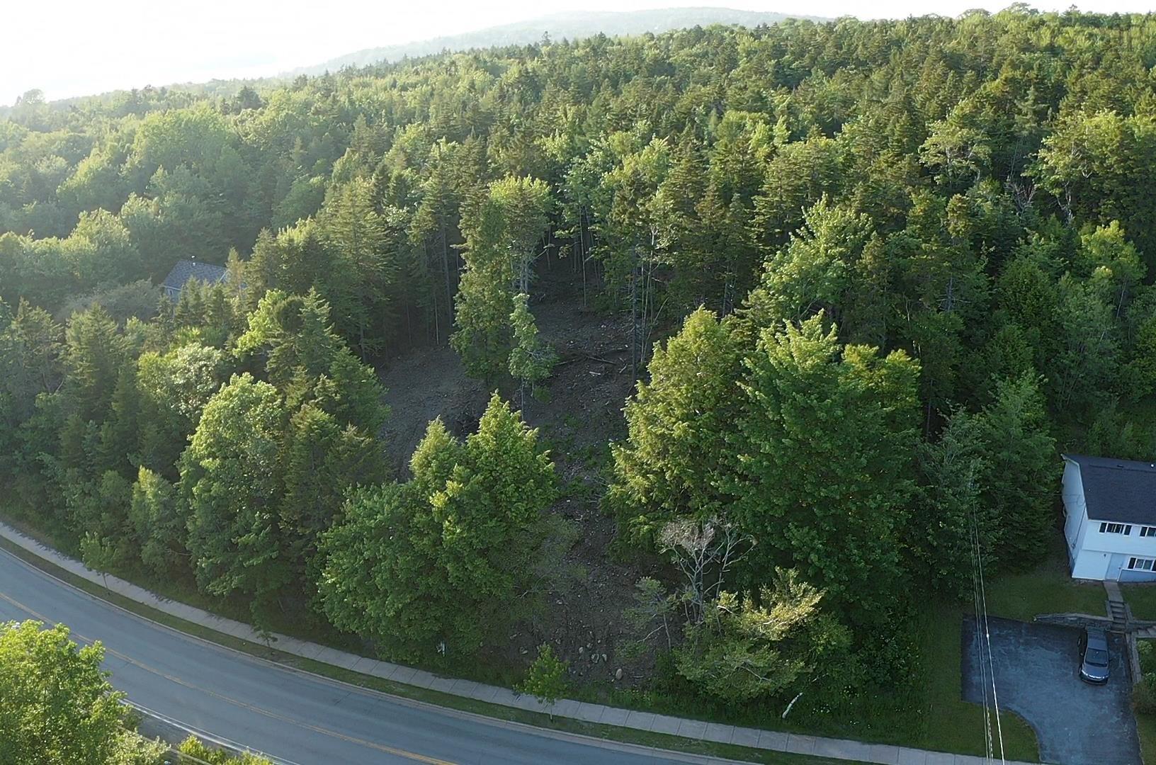 950 Fall River Road, Fall River, NS (MLS 202515782)