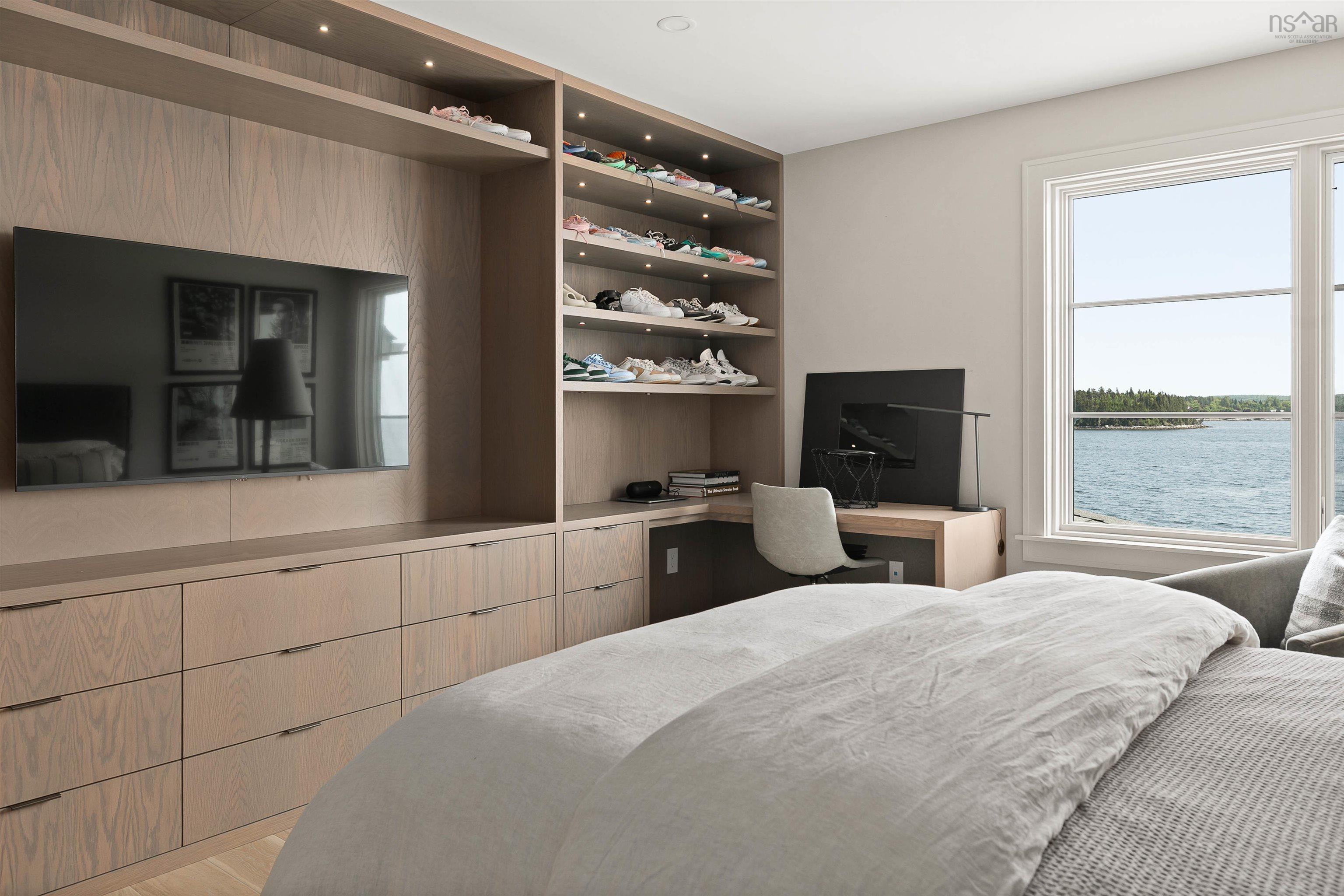 7026 St Margarets Bay Road, Boutiliers Point, NS (MLS 202515935)