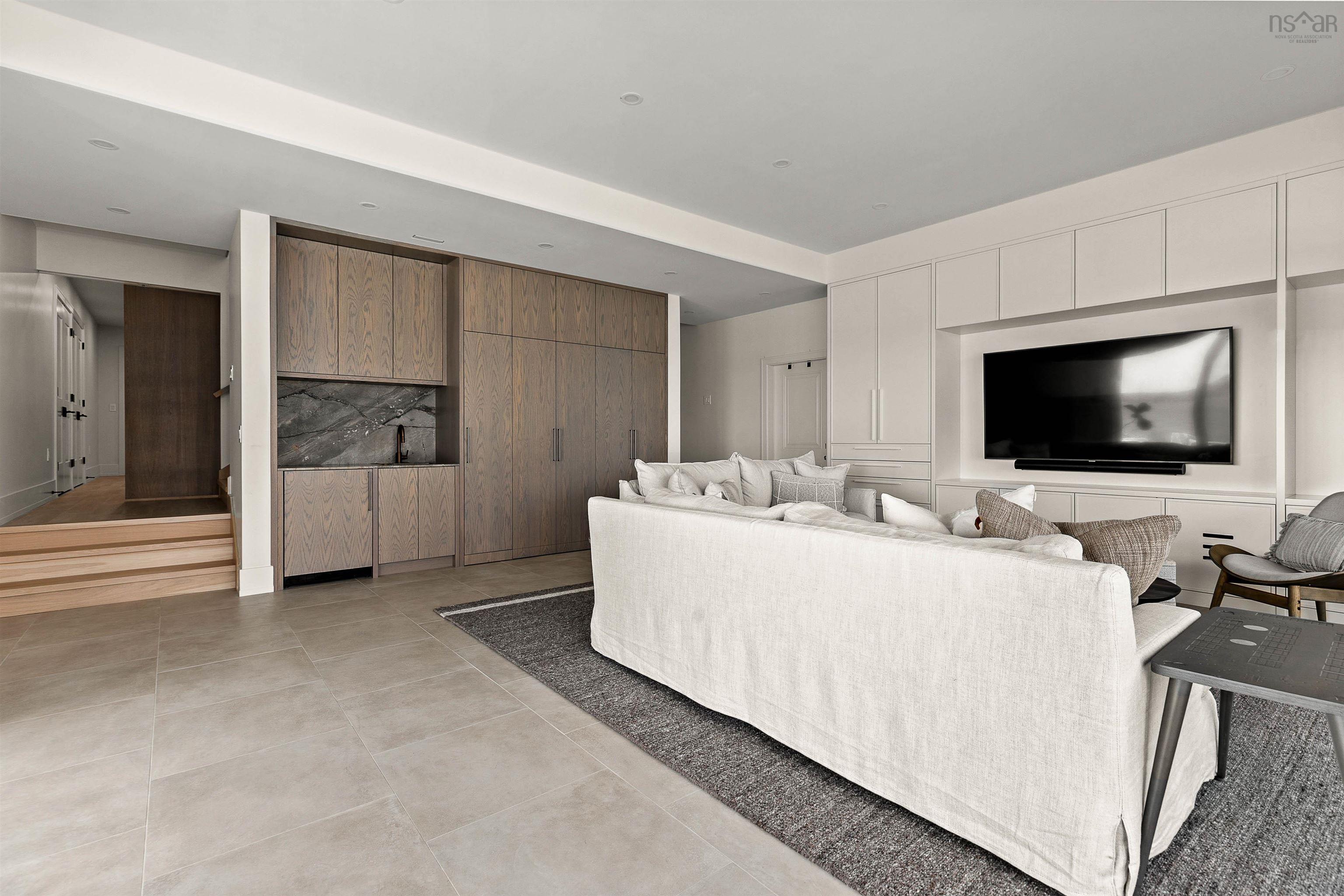 7026 St Margarets Bay Road, Boutiliers Point, NS (MLS 202515935)