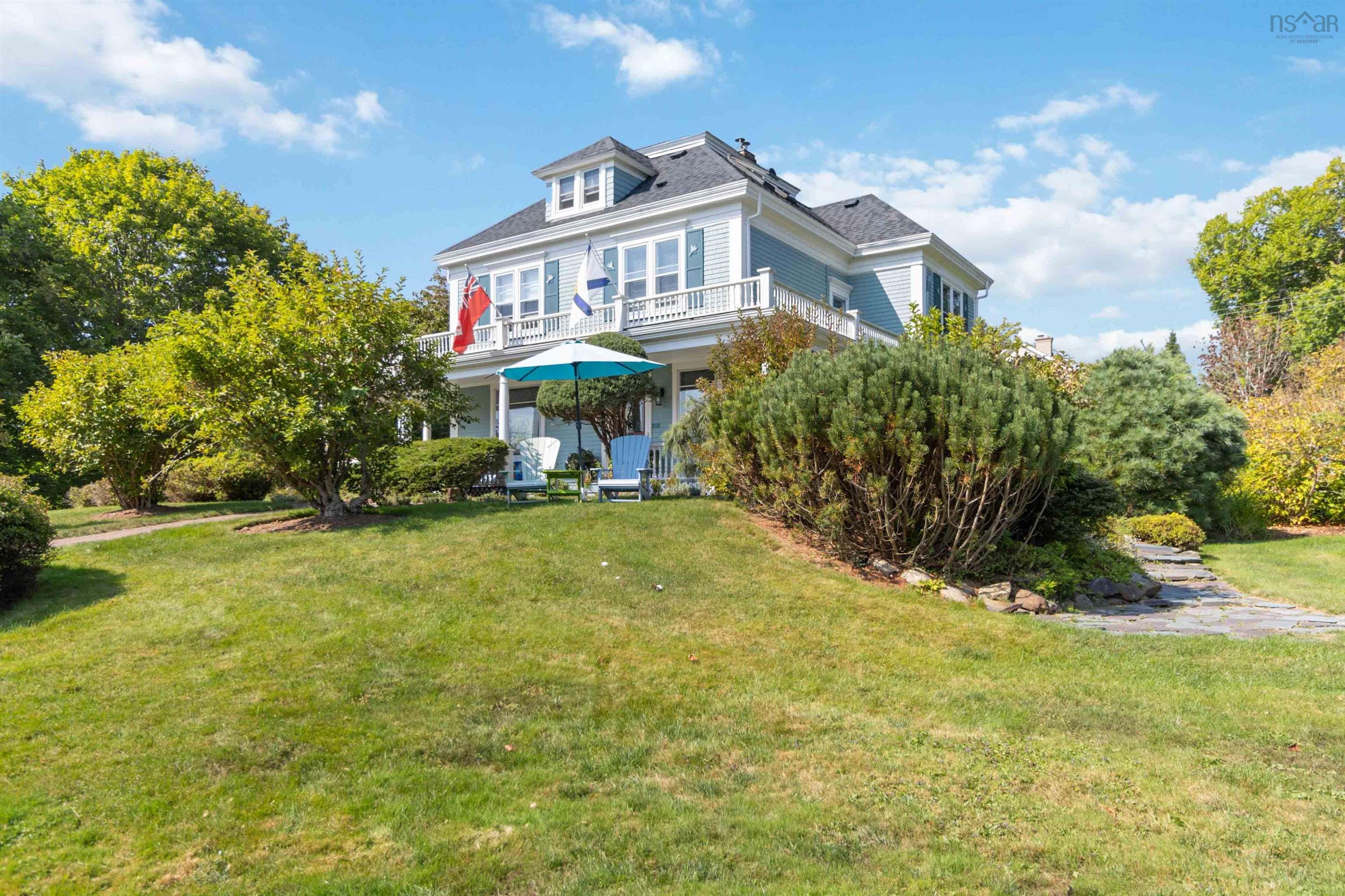 66 Mcdonald Street, Lunenburg, NS (MLS® 202516140)