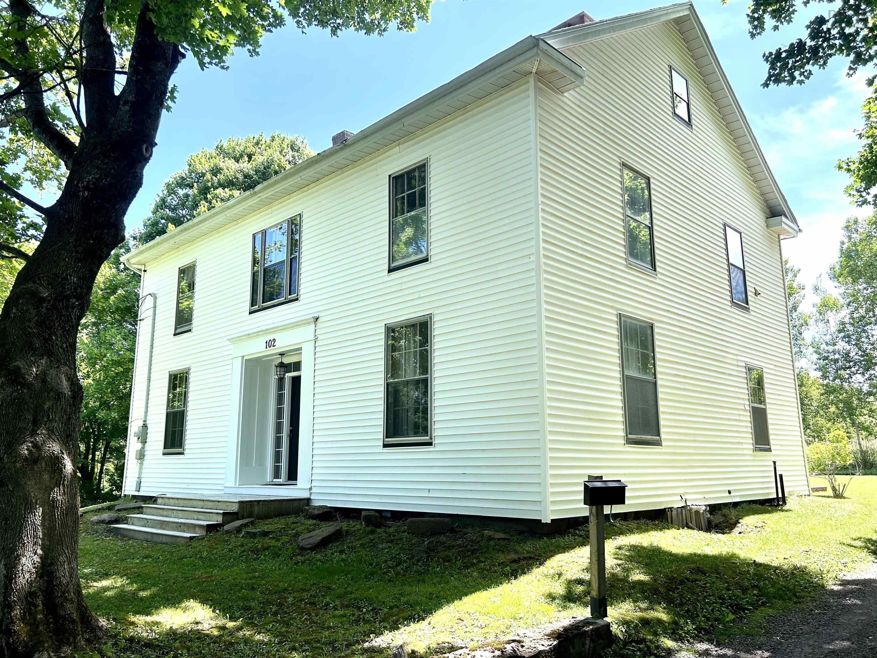 102 Victoria Street W, Amherst, NS (MLS 202516156)
