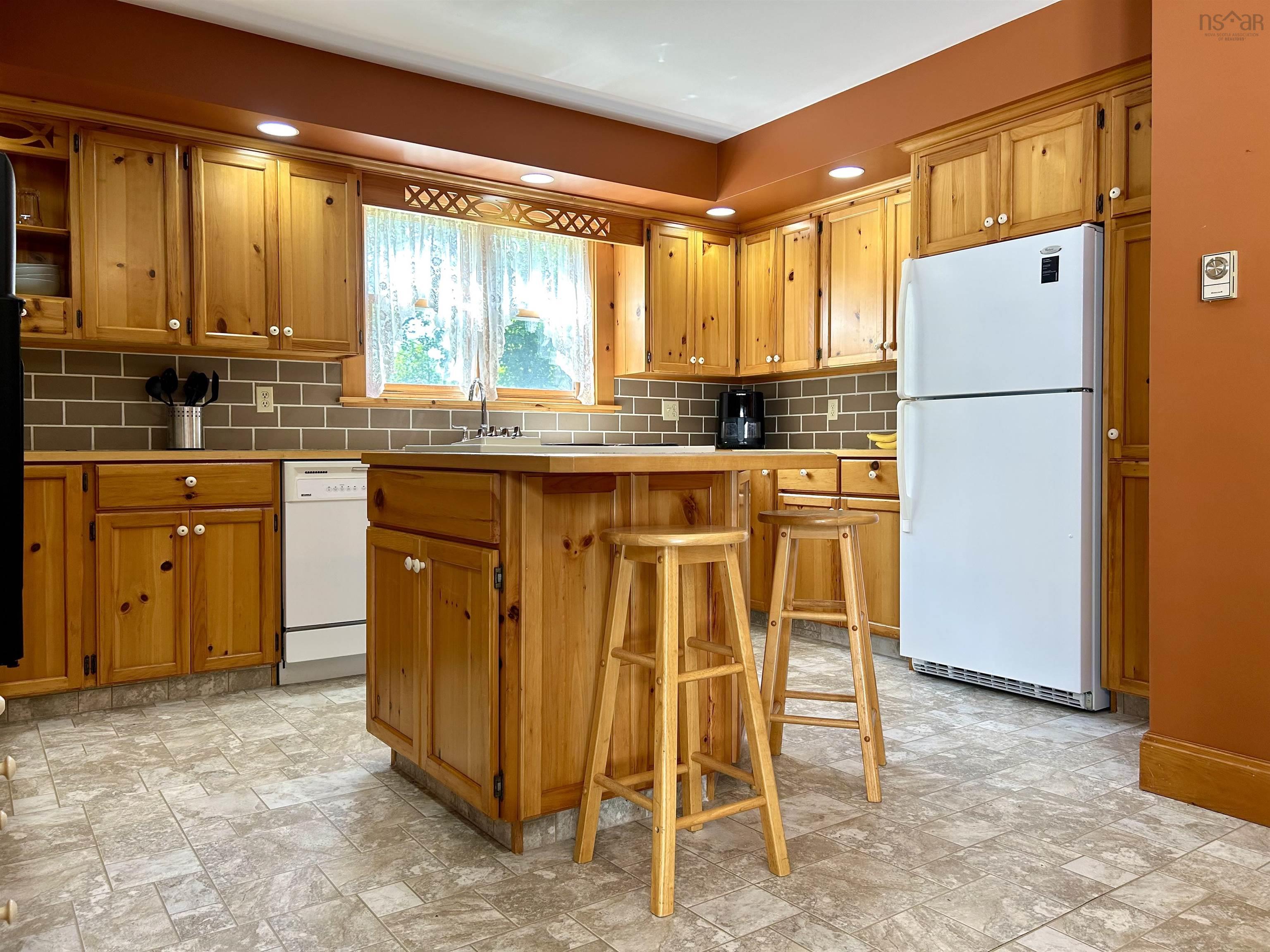$319,900.00: 102 Victoria Street W, Amherst