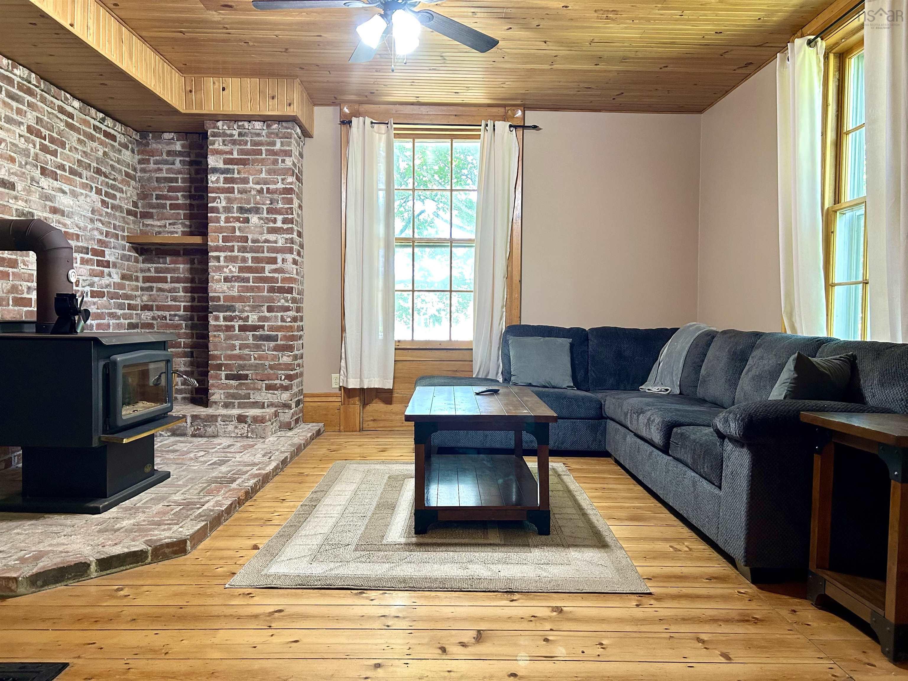 $319,900.00: 102 Victoria Street W, Amherst