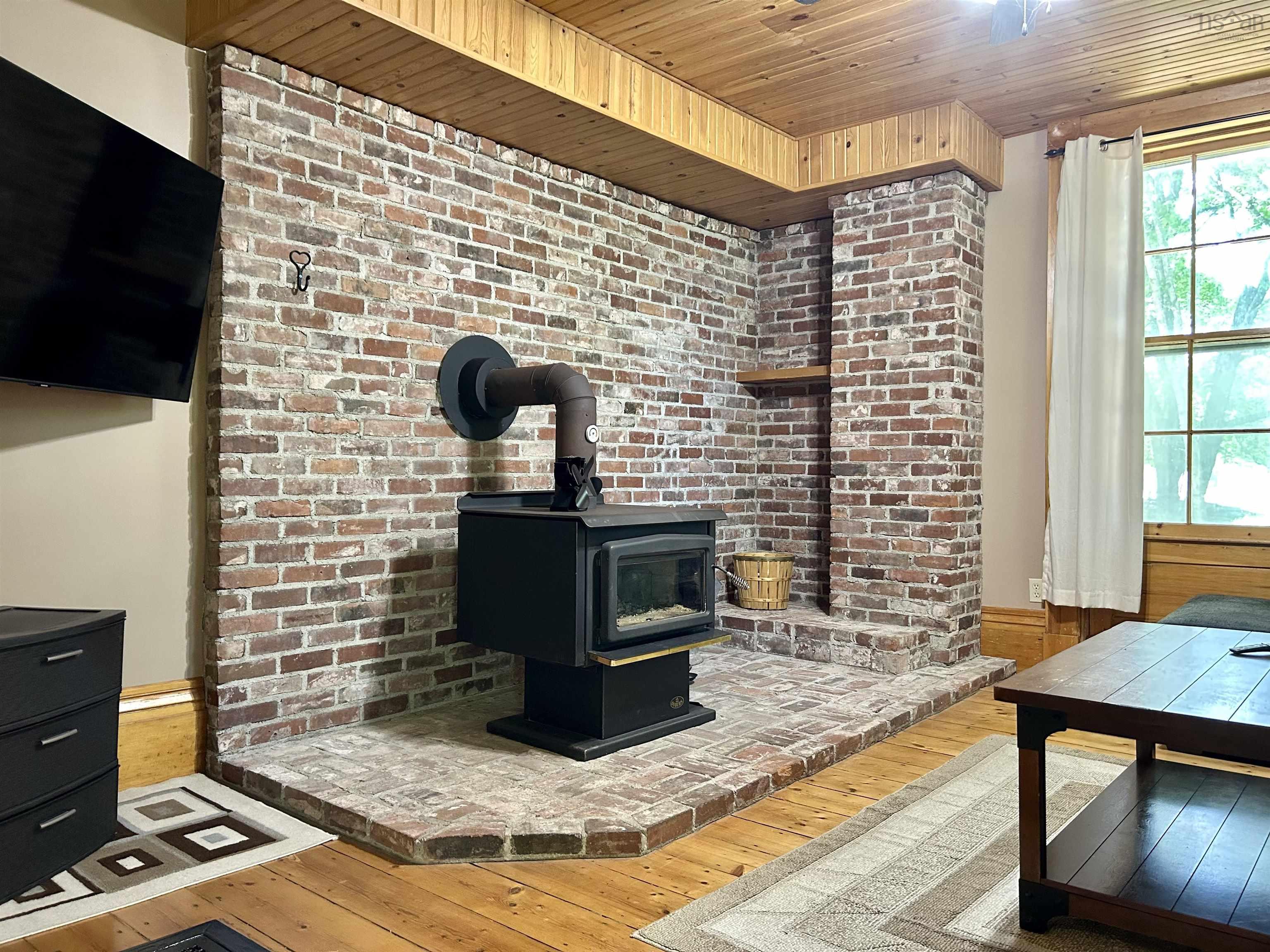 $319,900.00: 102 Victoria Street W, Amherst