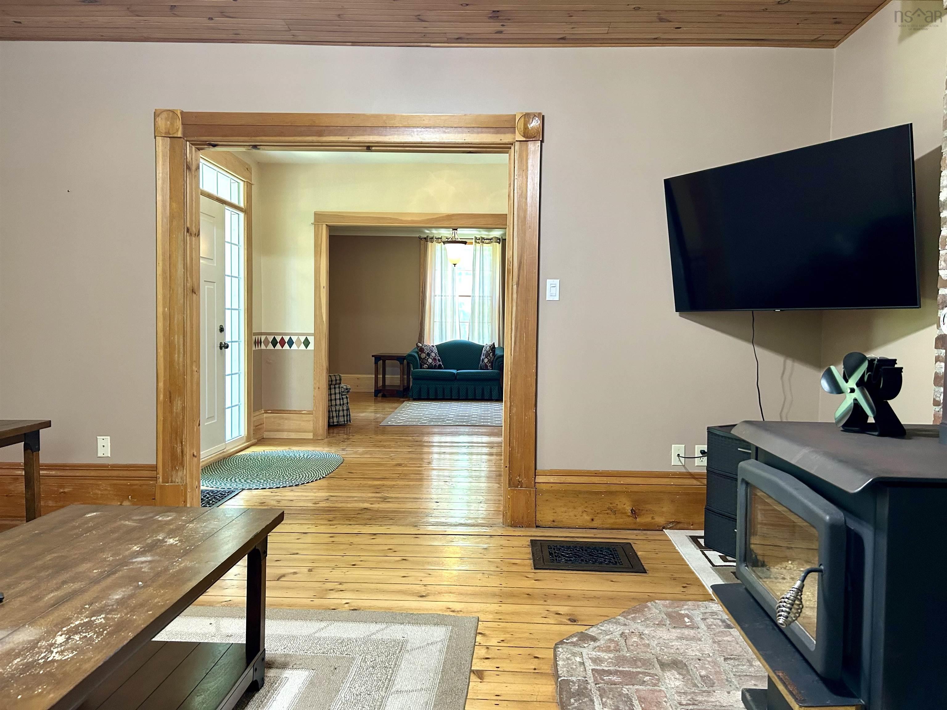 $319,900.00: 102 Victoria Street W, Amherst
