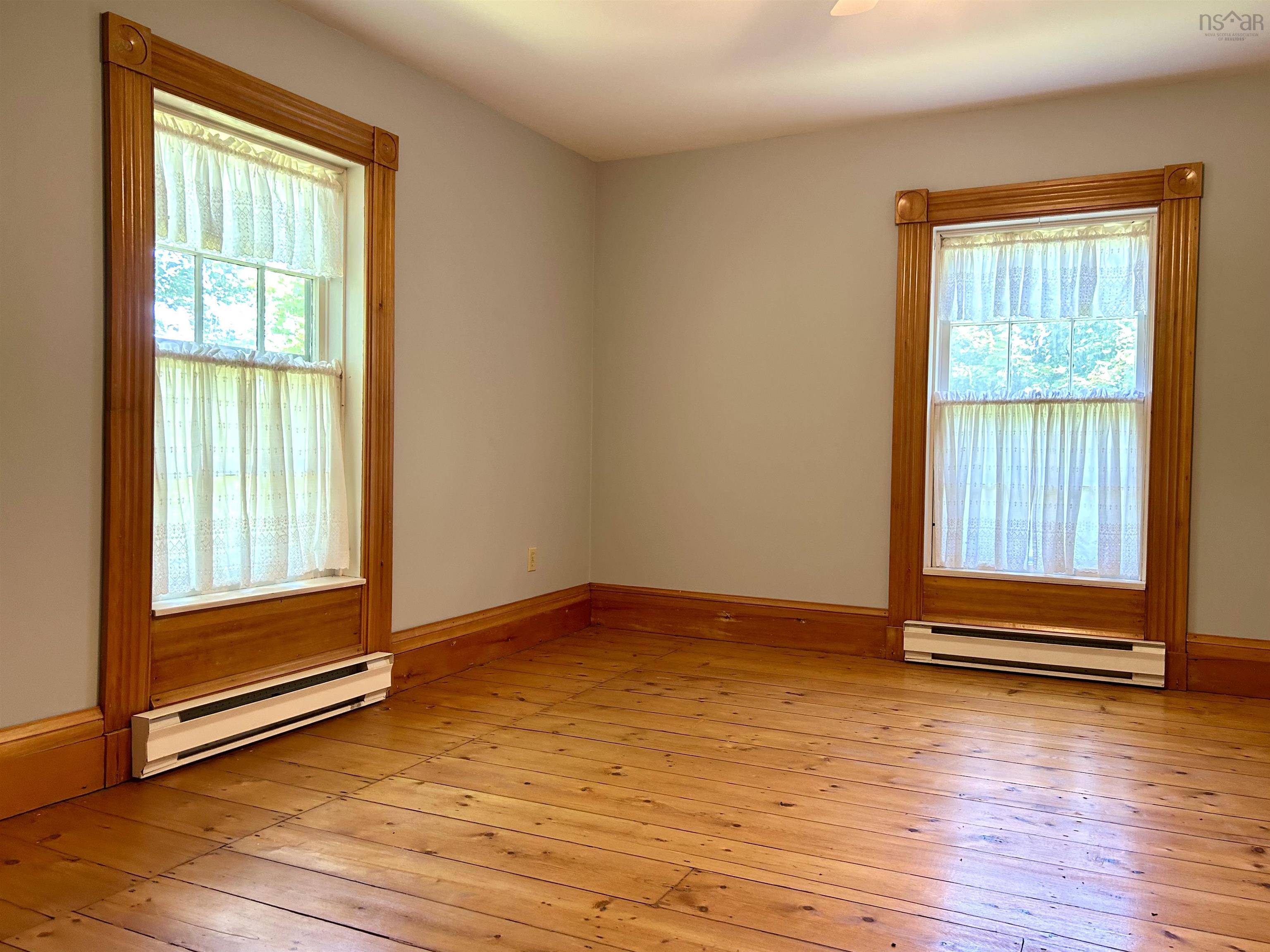 $319,900.00: 102 Victoria Street W, Amherst