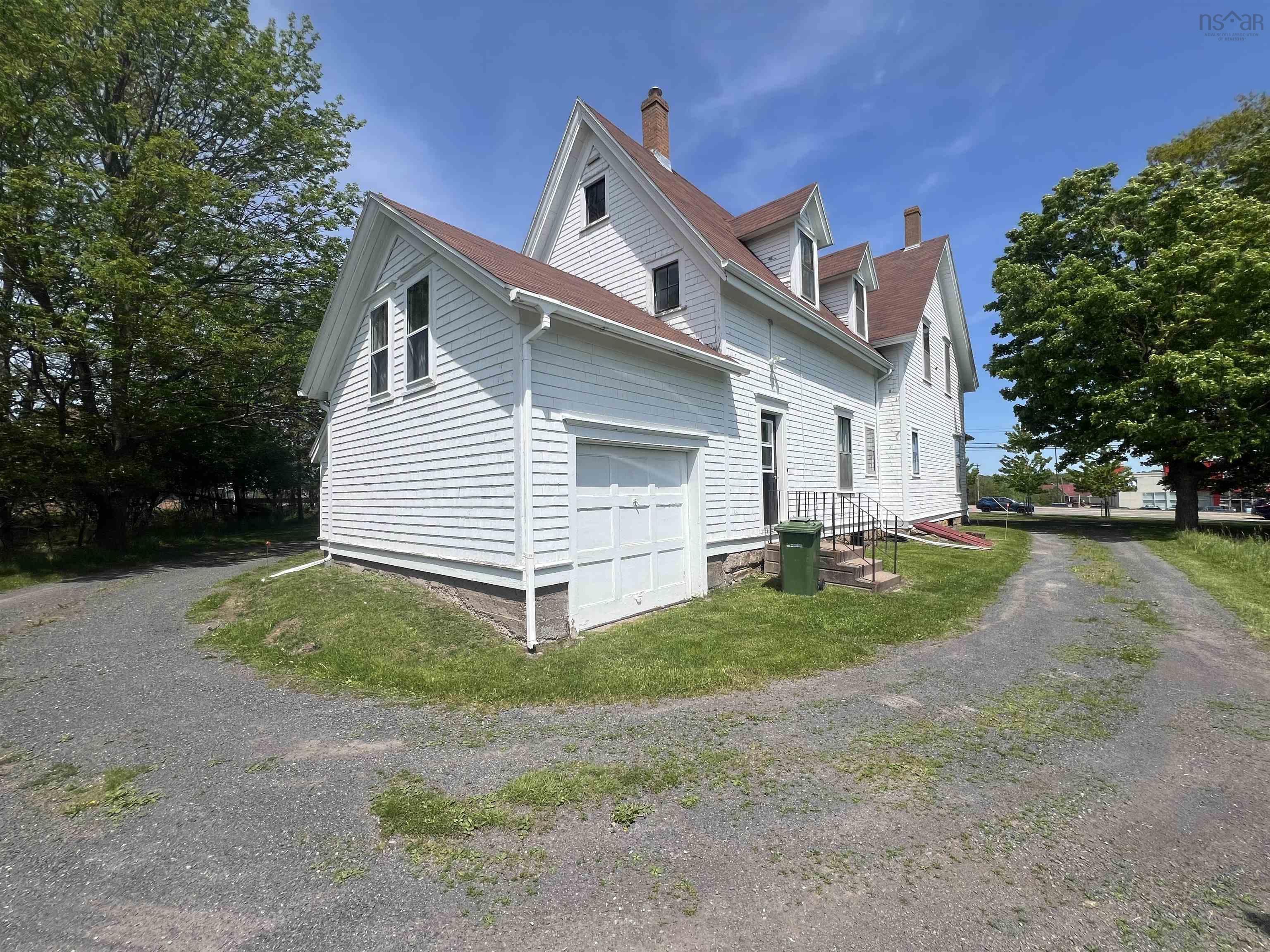 $1,295,000.00: 915 East River Road, New Glasgow