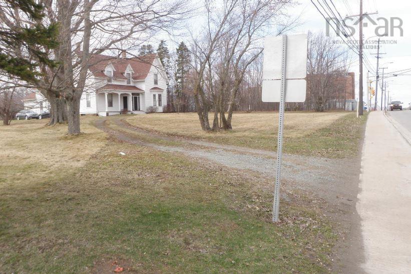 $1,295,000.00: 915 East River Road, New Glasgow