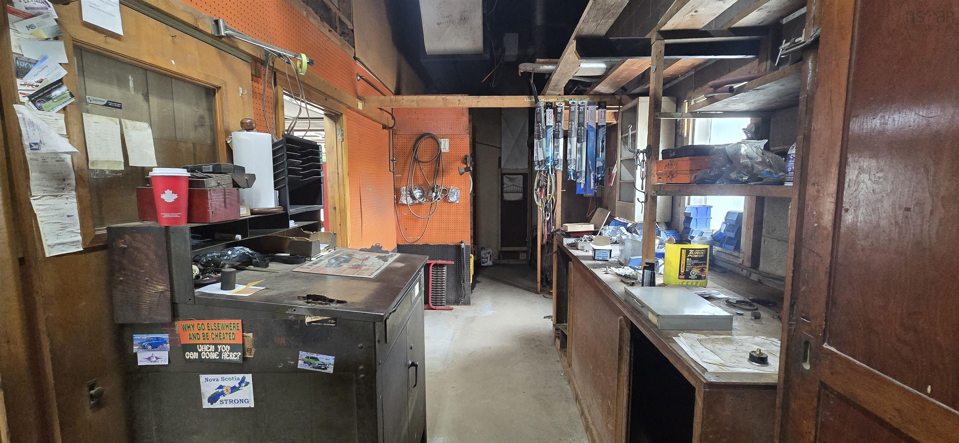 $748,500.00: 8843 Commercial Street, New Minas