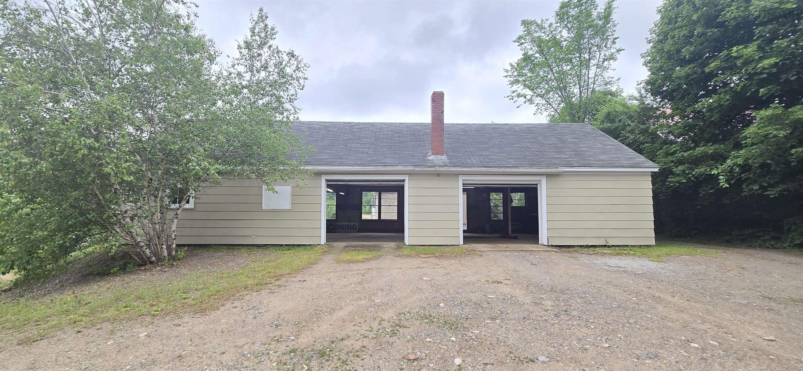$748,500.00: 8843 Commercial Street, New Minas
