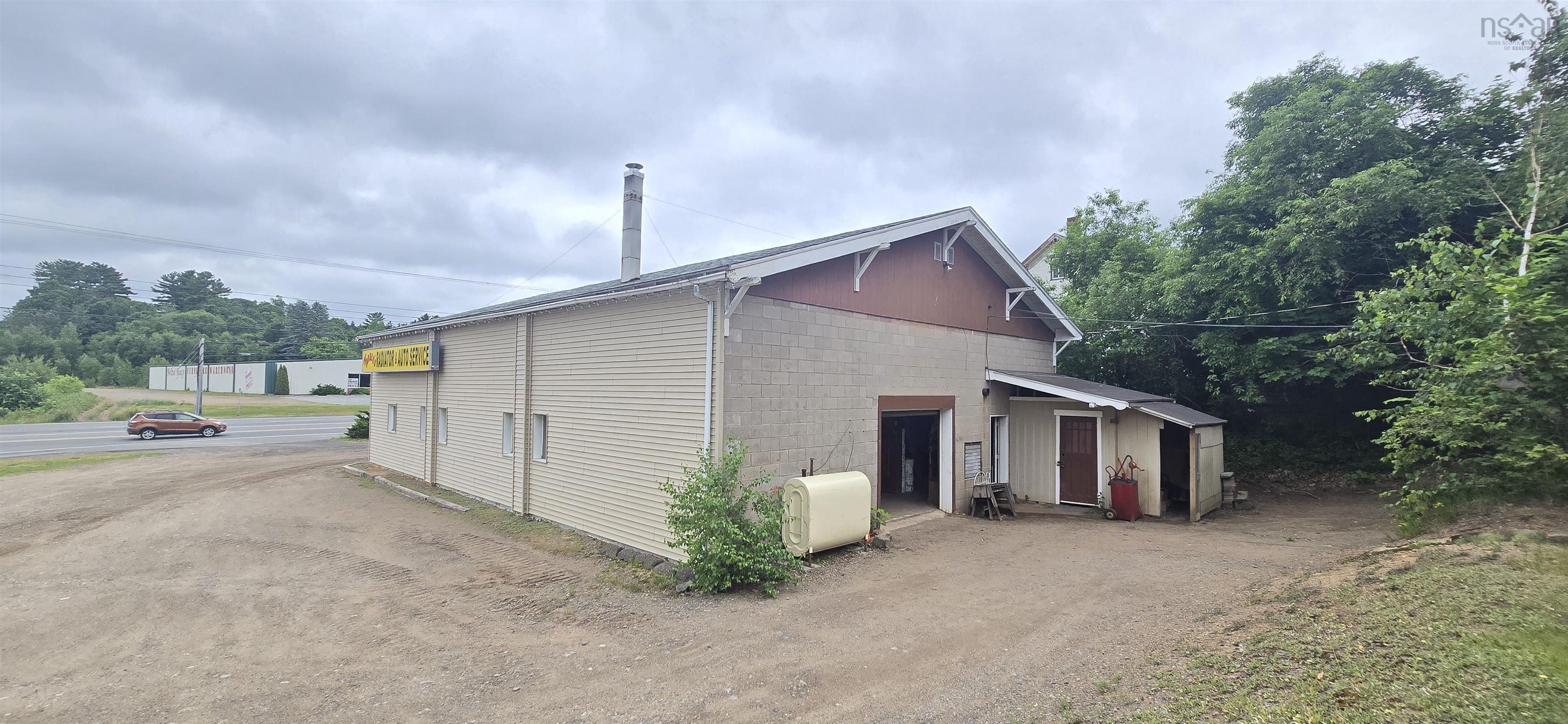 $748,500.00: 8843 Commercial Street, New Minas