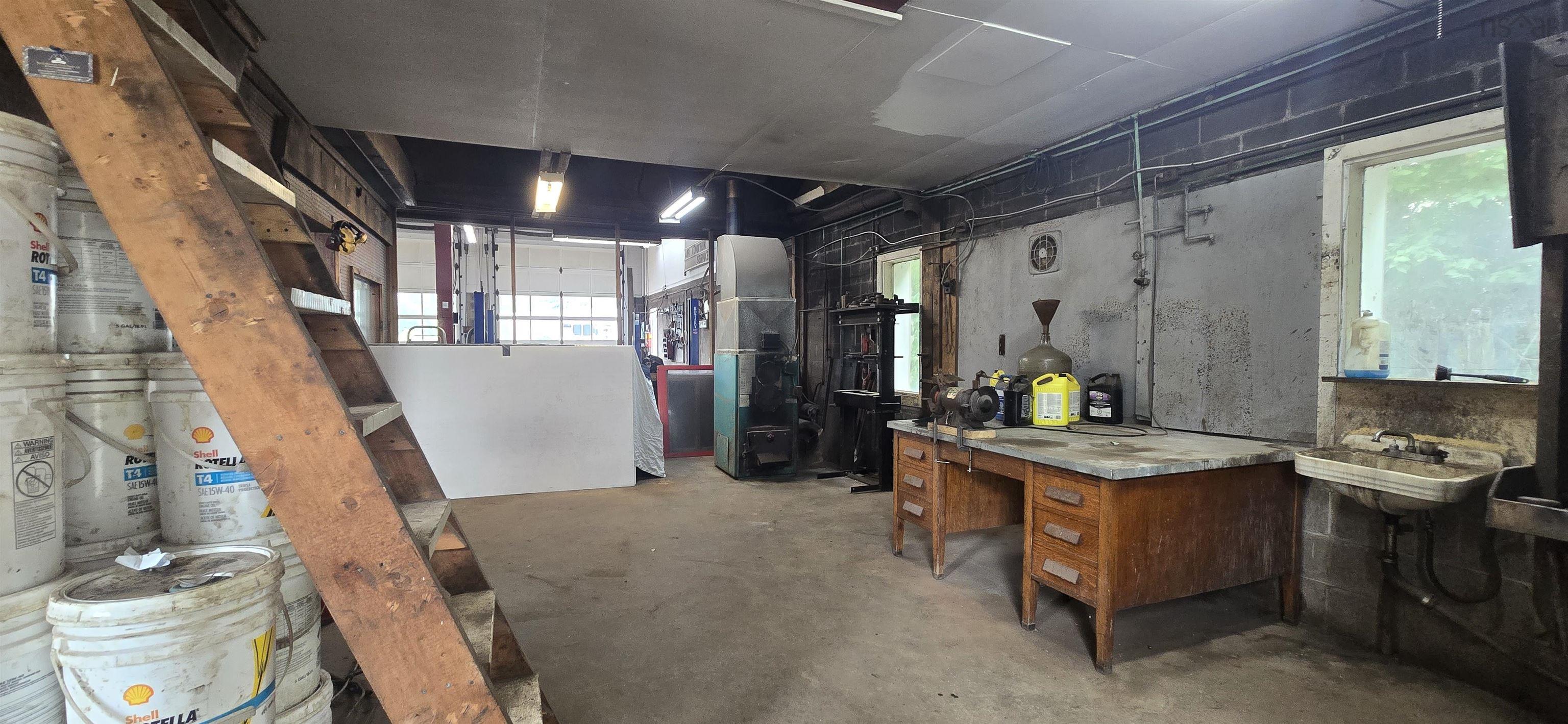 $748,500.00: 8843 Commercial Street, New Minas