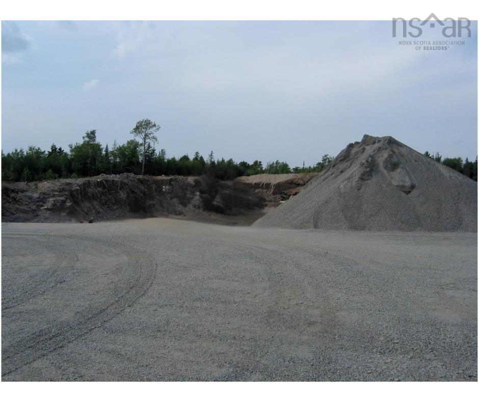 $1,999,000.00: Acreage NO 101 Highway, Ardoise