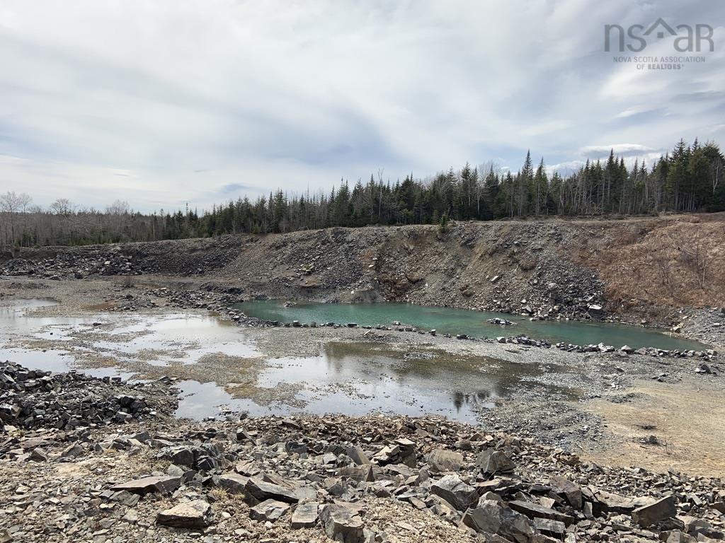 $1,999,000.00: Acreage NO 101 Highway, Ardoise